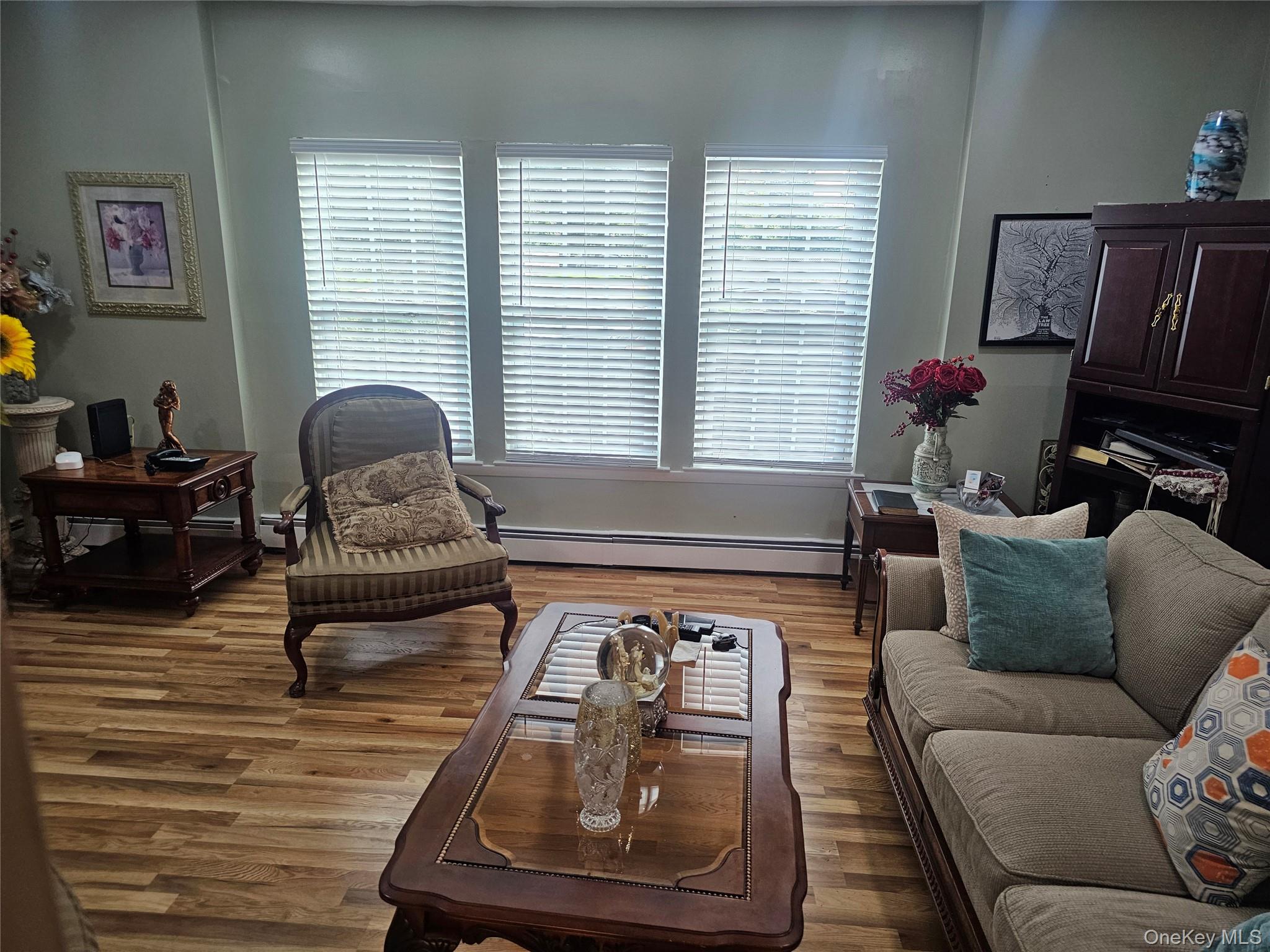 #3 photo, 5 Lincoln Avenue, Smithtown , NY 11787