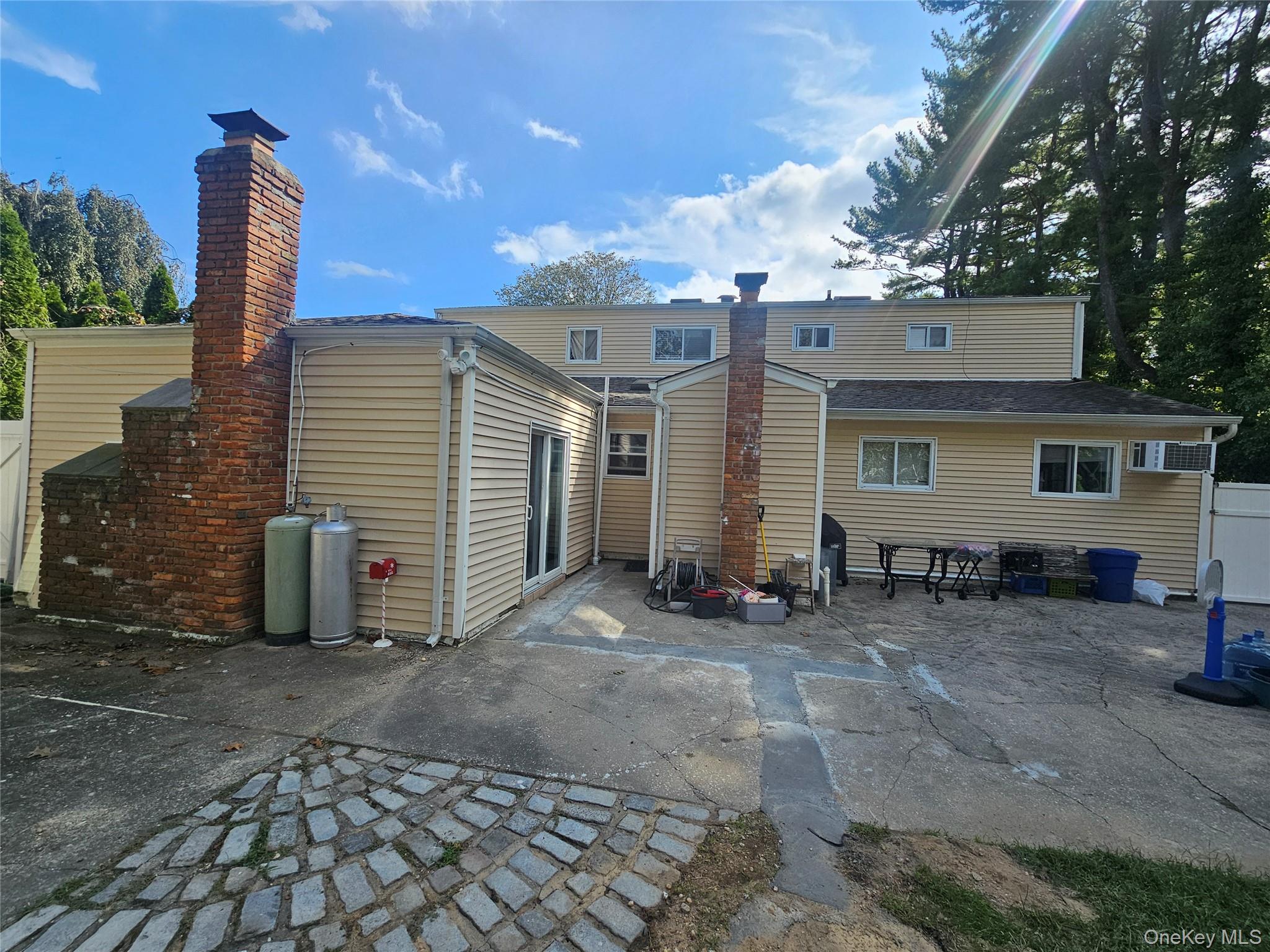 #9 photo, 5 Lincoln Avenue, Smithtown , NY 11787