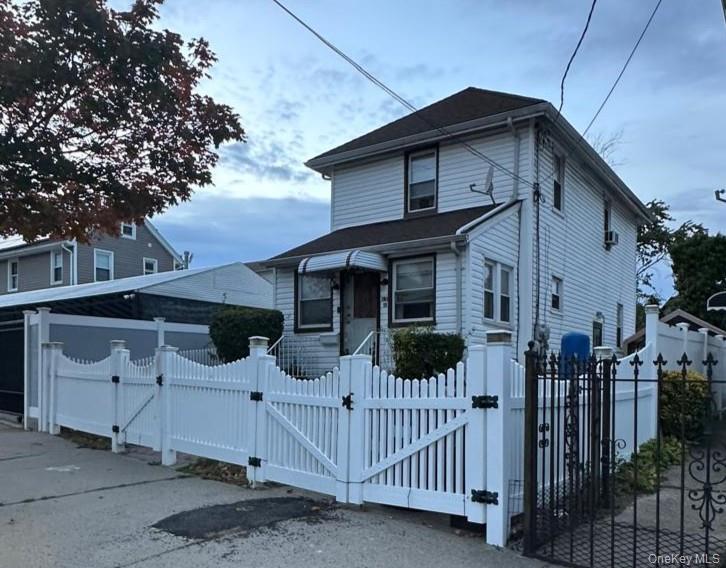 #1 photo, 184-11 141st Avenue, कुईंस Springfield Gardens , NY 11413