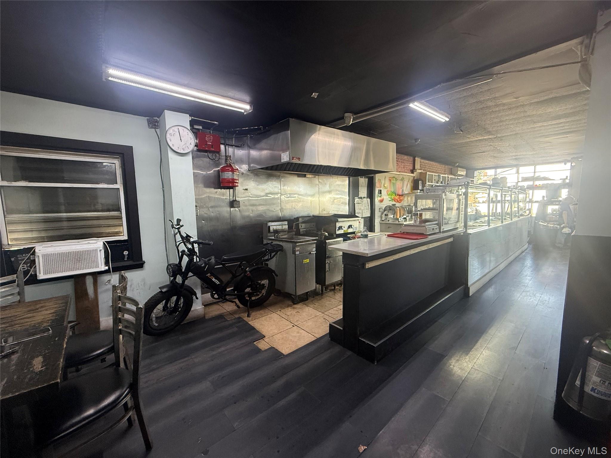 #11 photo, 670 Dixon Avenue, Copiague , NY 11726