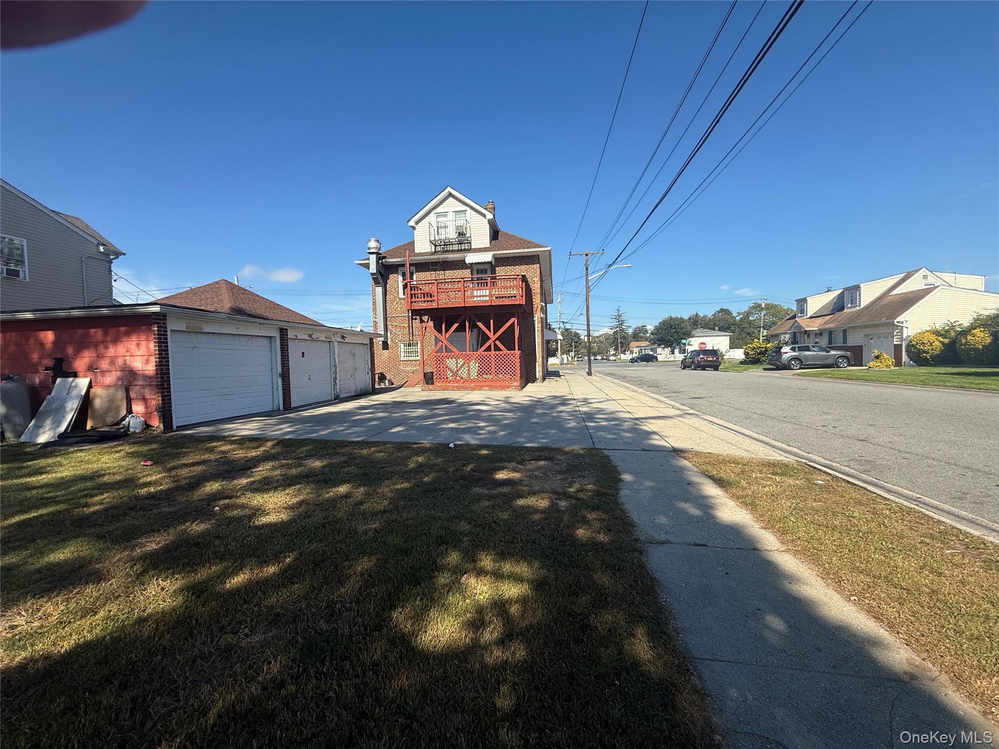 #12 photo, 670 Dixon Avenue, Copiague , NY 11726