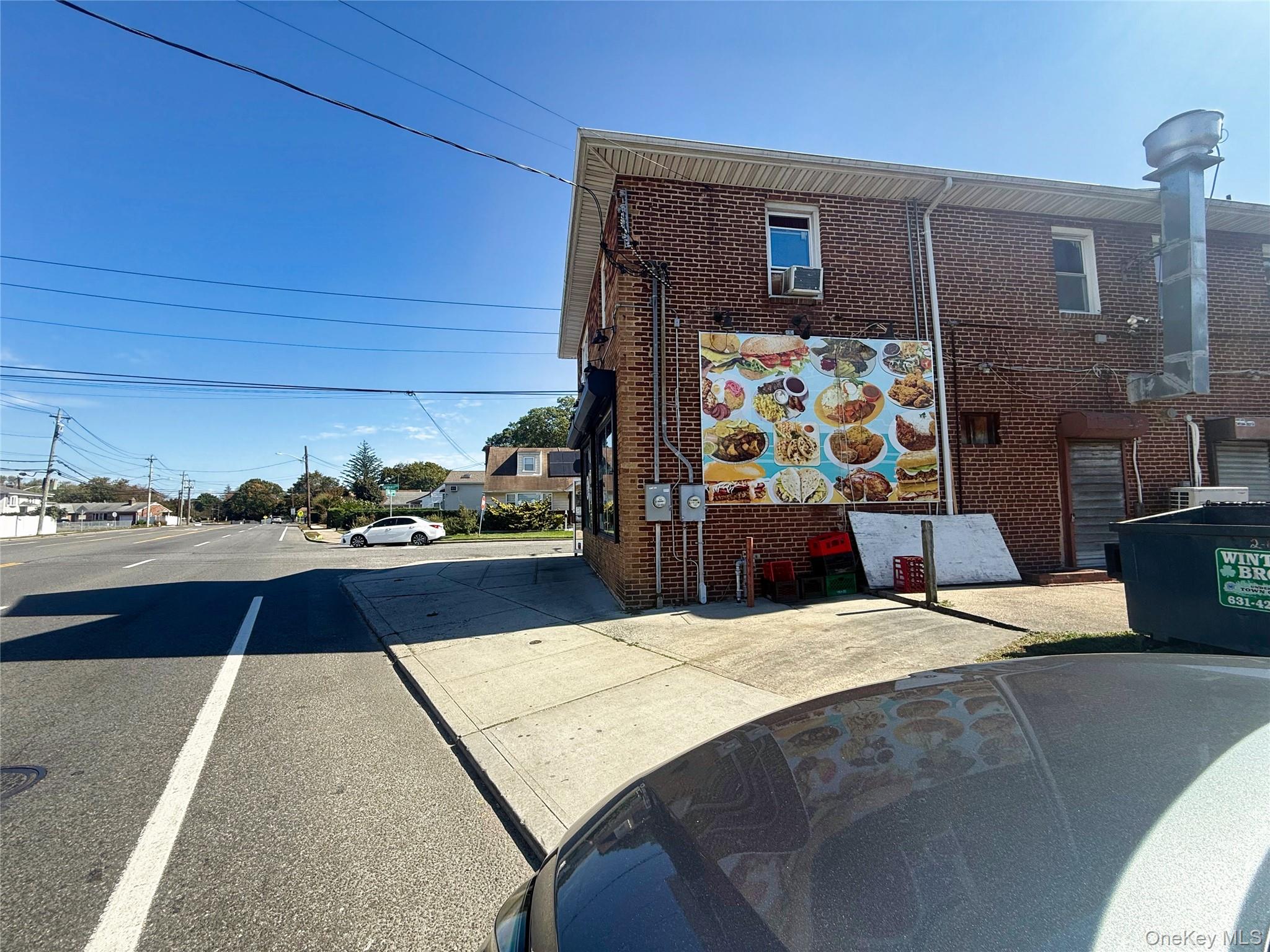 #4 photo, 670 Dixon Avenue, Copiague , NY 11726