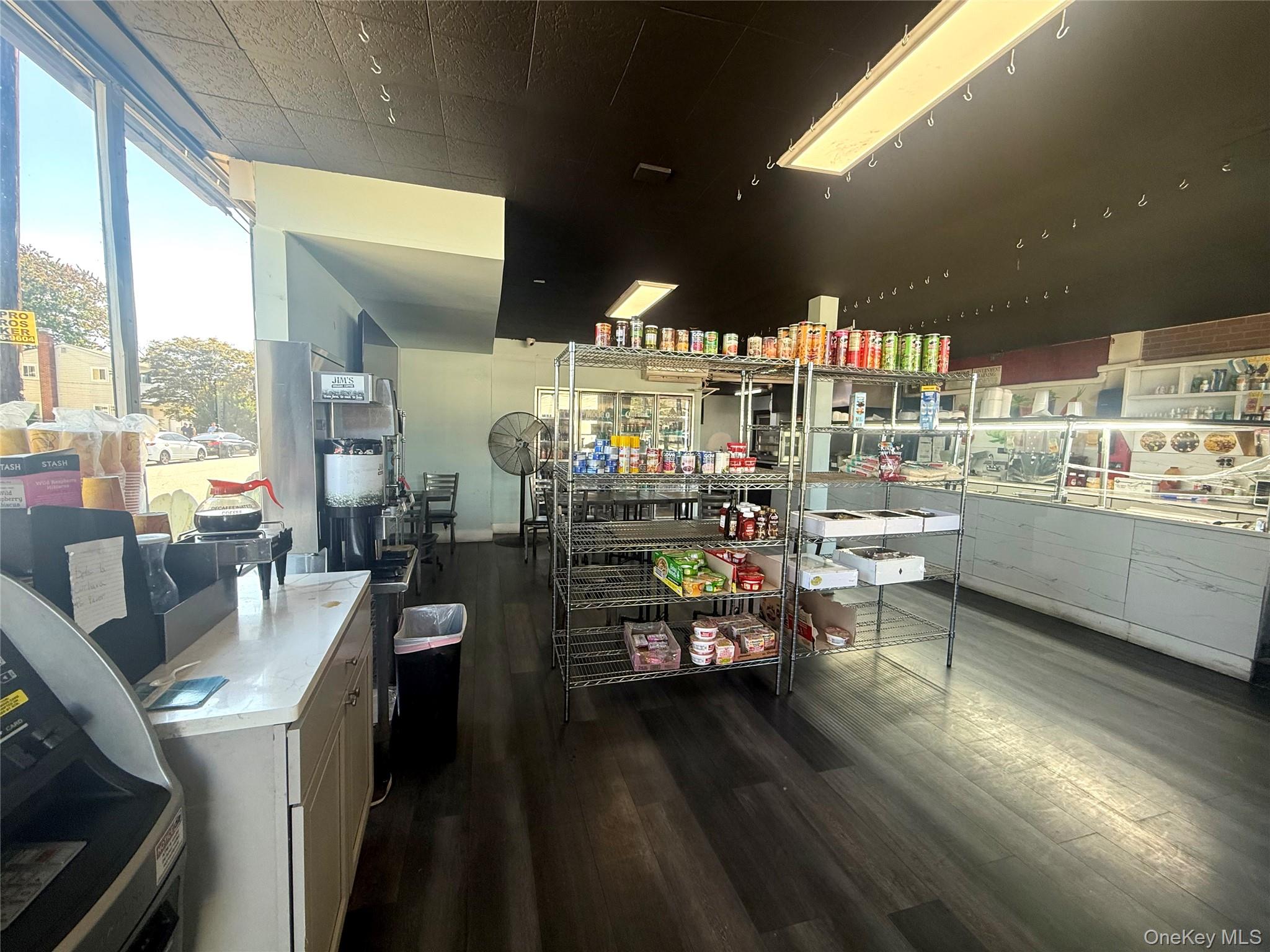 #7 photo, 670 Dixon Avenue, Copiague , NY 11726