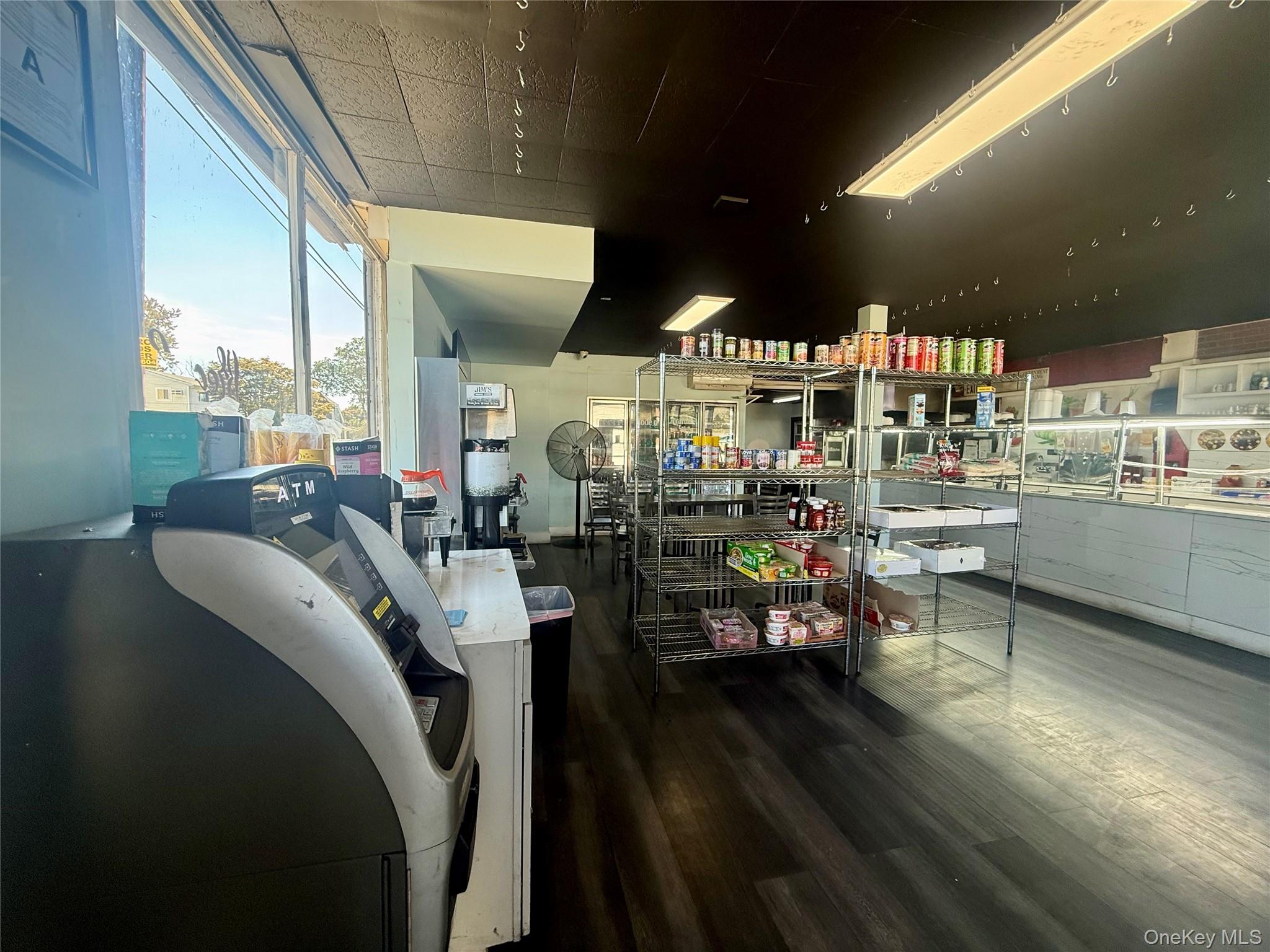 #8 photo, 670 Dixon Avenue, Copiague , NY 11726