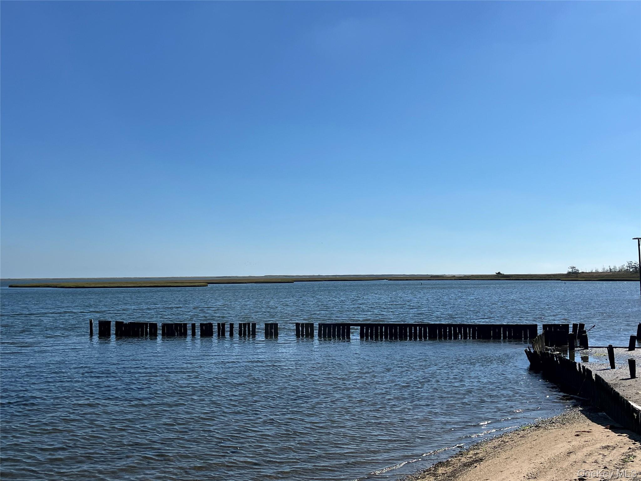 #20 photo, 49 Shore Drive, サフォーク郡 Mastic Beach , NY 11951