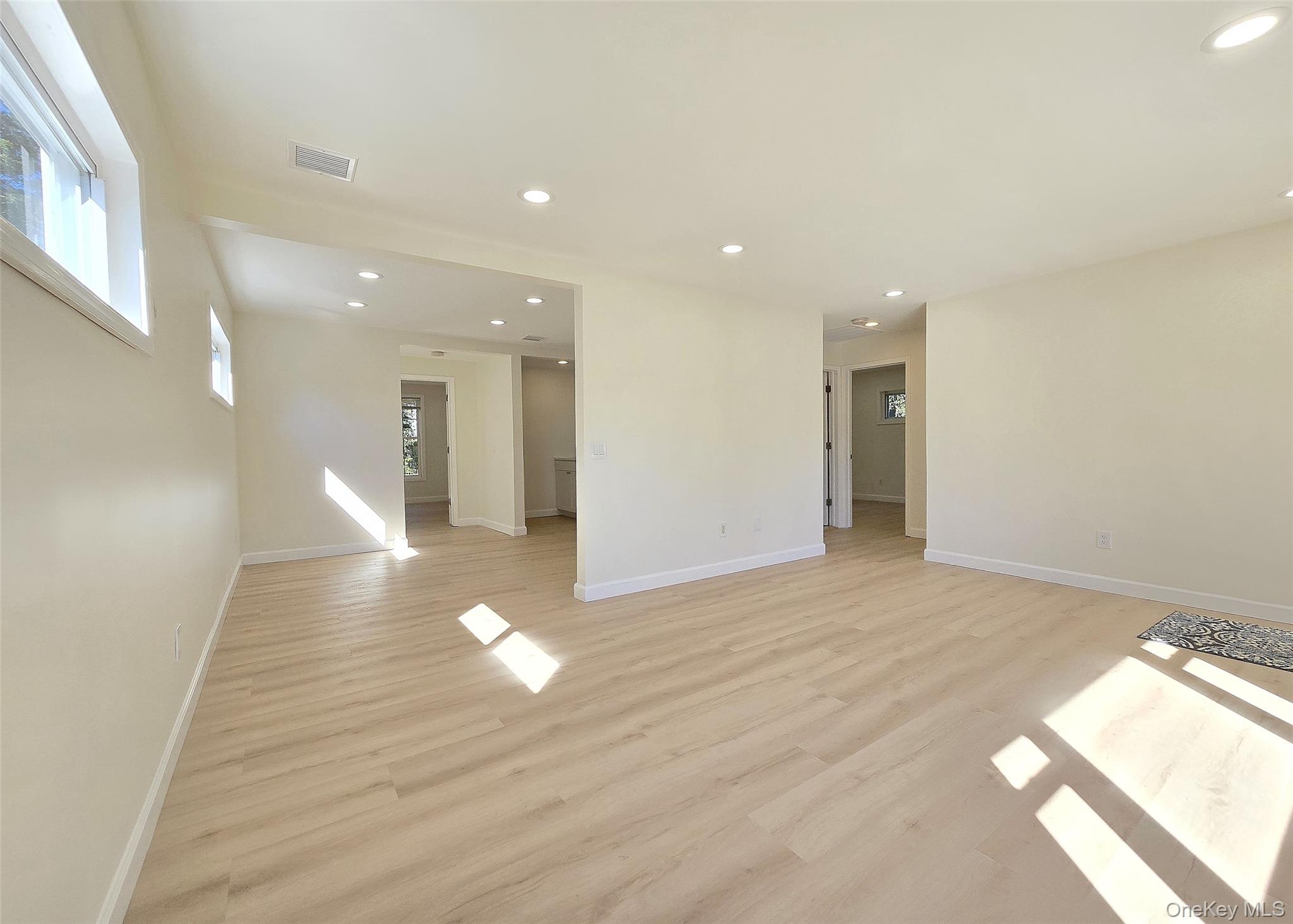 #5 photo, 49 Shore Drive, サフォーク郡 Mastic Beach , NY 11951