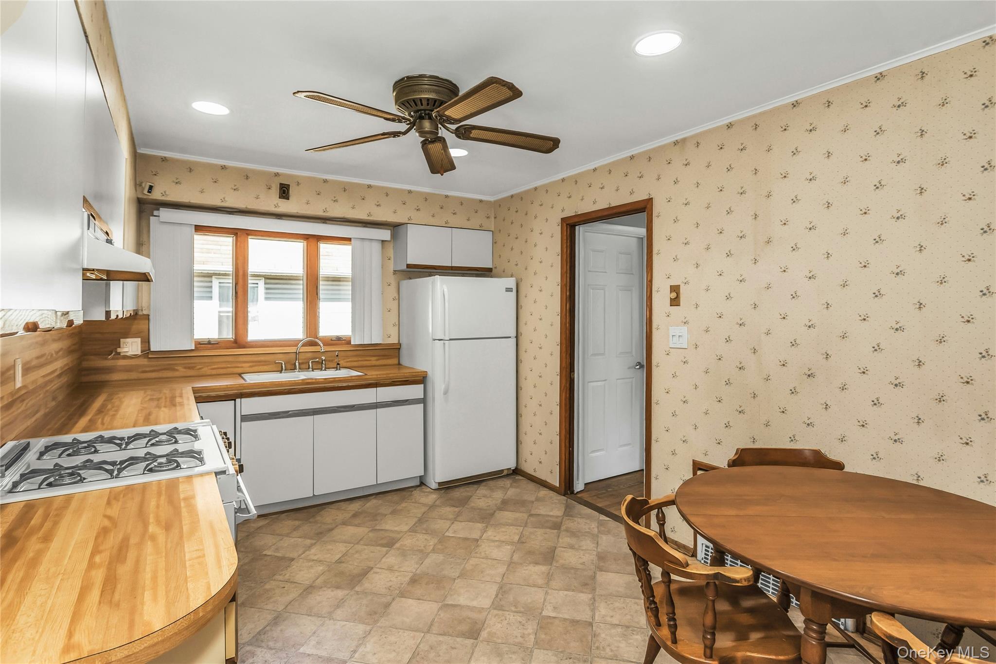 #12 photo, 148 William Street, Valley Stream , NY 11580