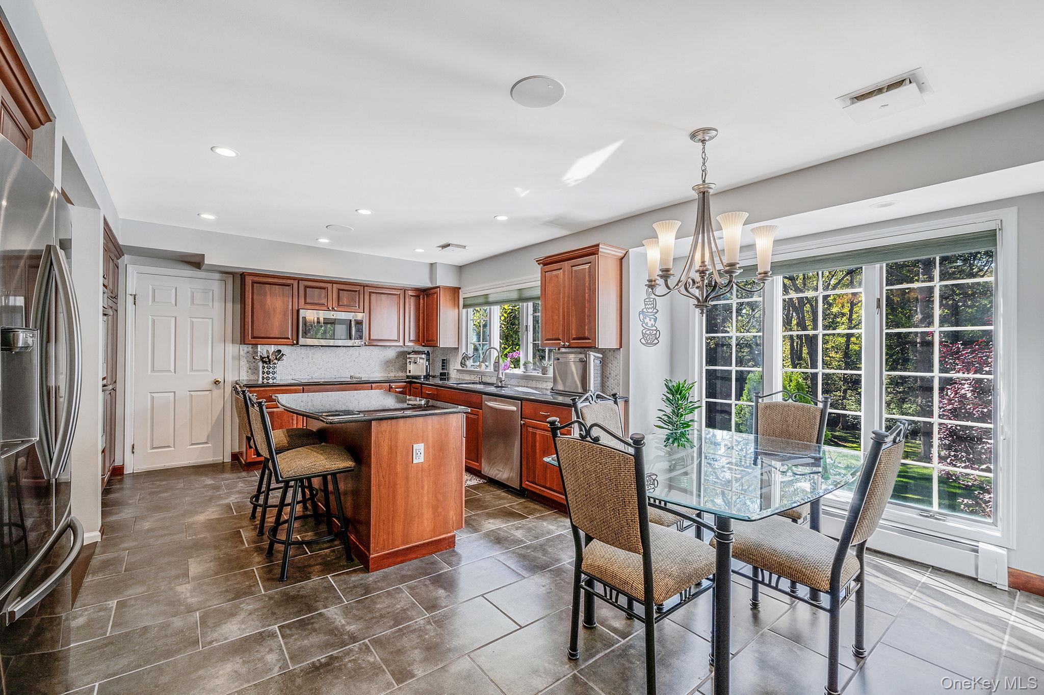 #10 photo, 6 Buckingham Drive, Dix Hills , NY 11746