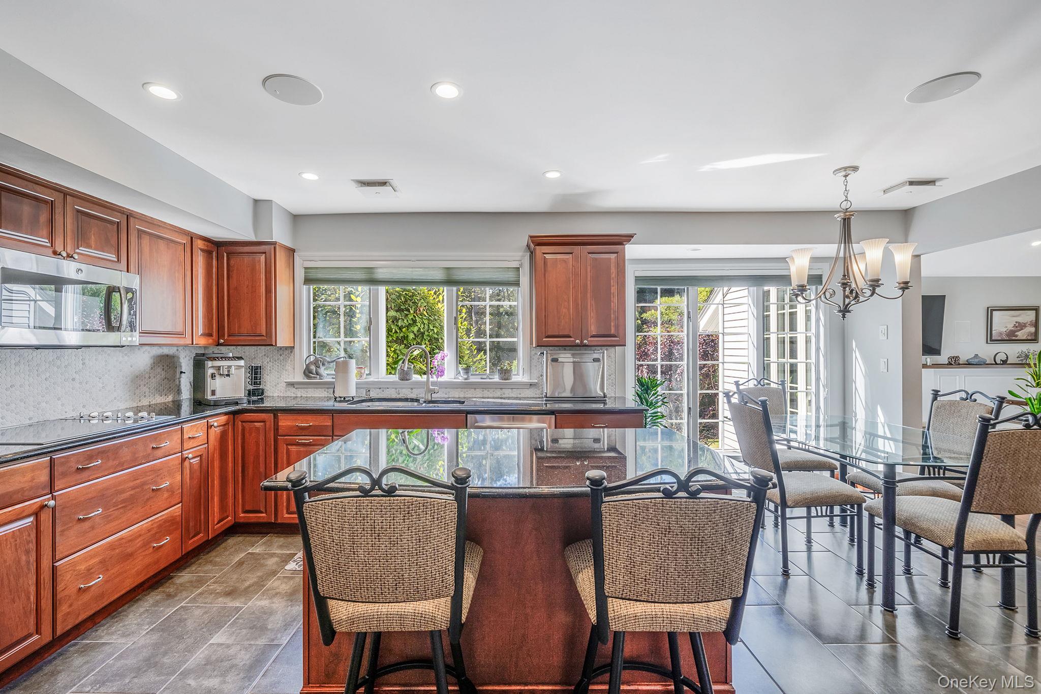 #11 photo, 6 Buckingham Drive, Dix Hills , NY 11746