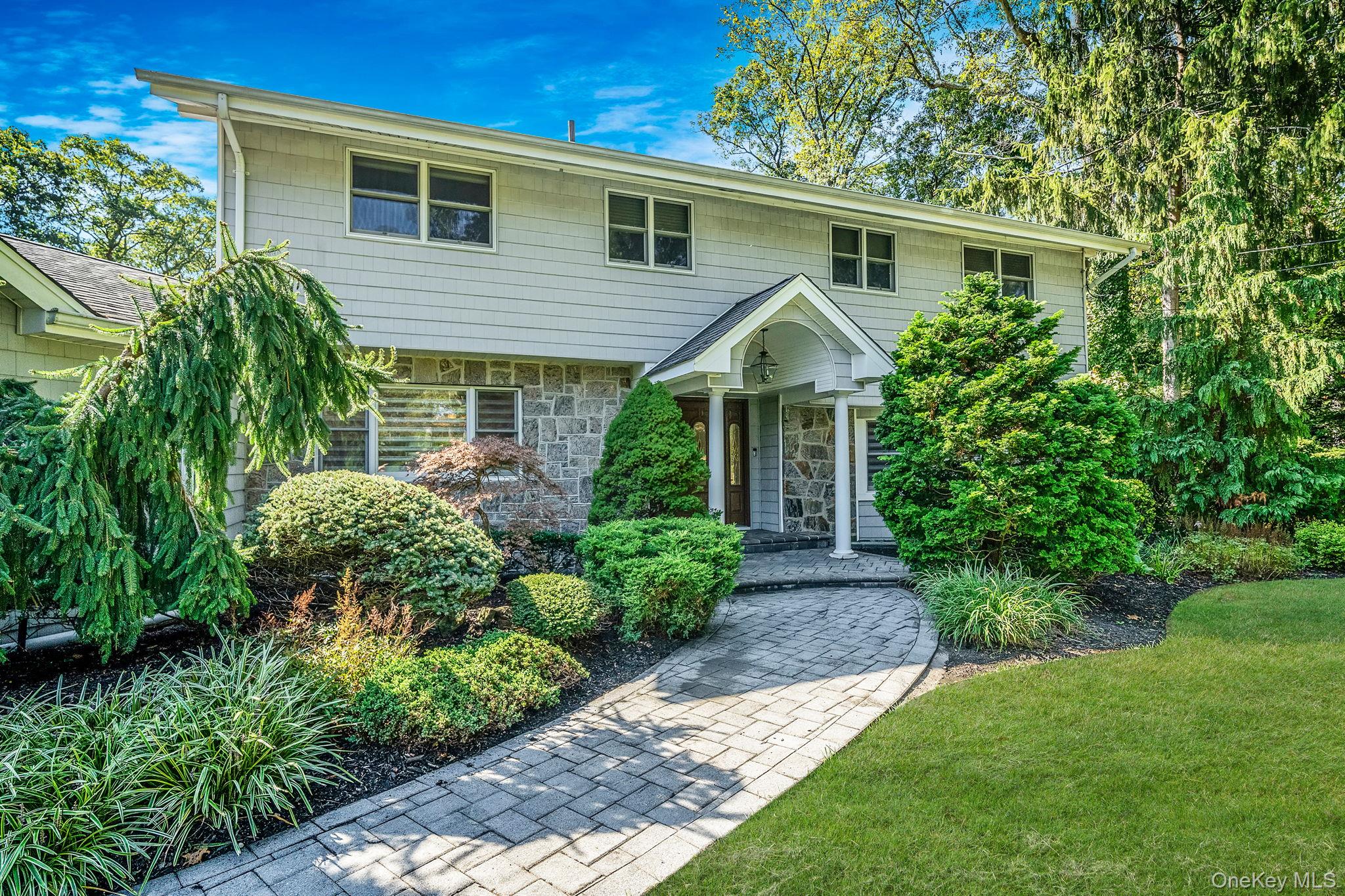 #2 photo, 6 Buckingham Drive, Dix Hills , NY 11746