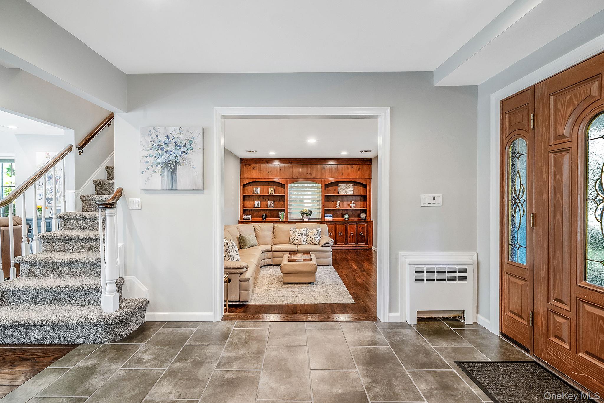 #4 photo, 6 Buckingham Drive, Dix Hills , NY 11746