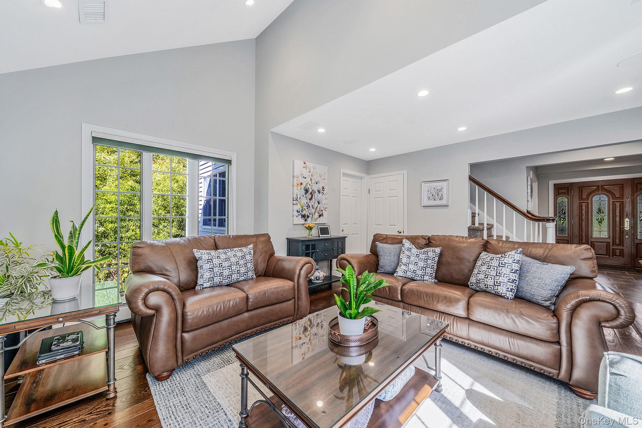 #9 photo, 6 Buckingham Drive, Dix Hills , NY 11746