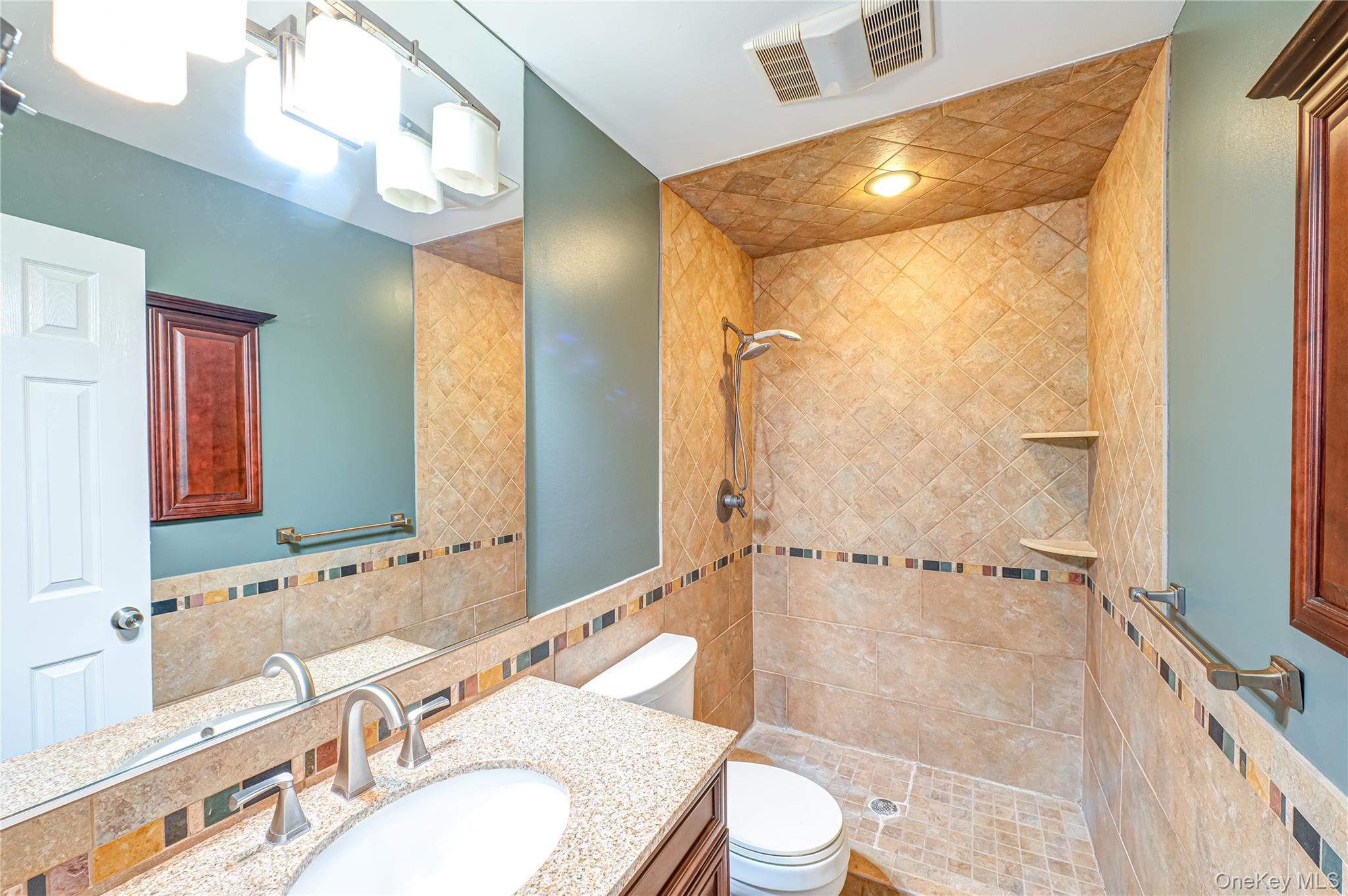 #12 photo, 81 Kenwood Drive, Bohemia , NY 11716