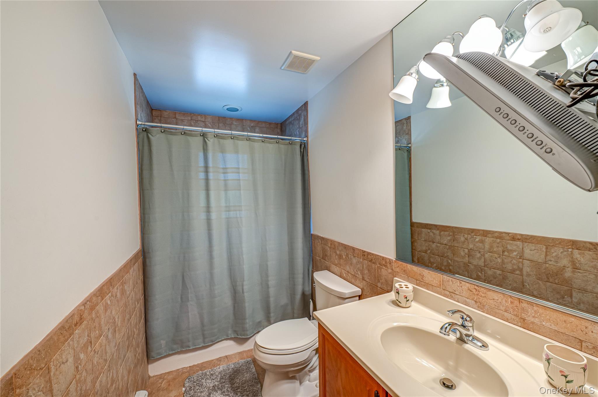 #15 photo, 81 Kenwood Drive, Bohemia , NY 11716