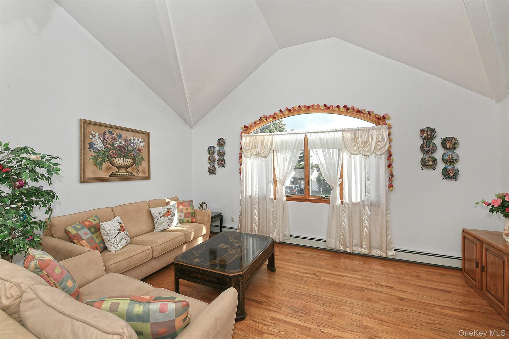 #20 photo, 4278 Clarissa Road, Bethpage , NY 11714