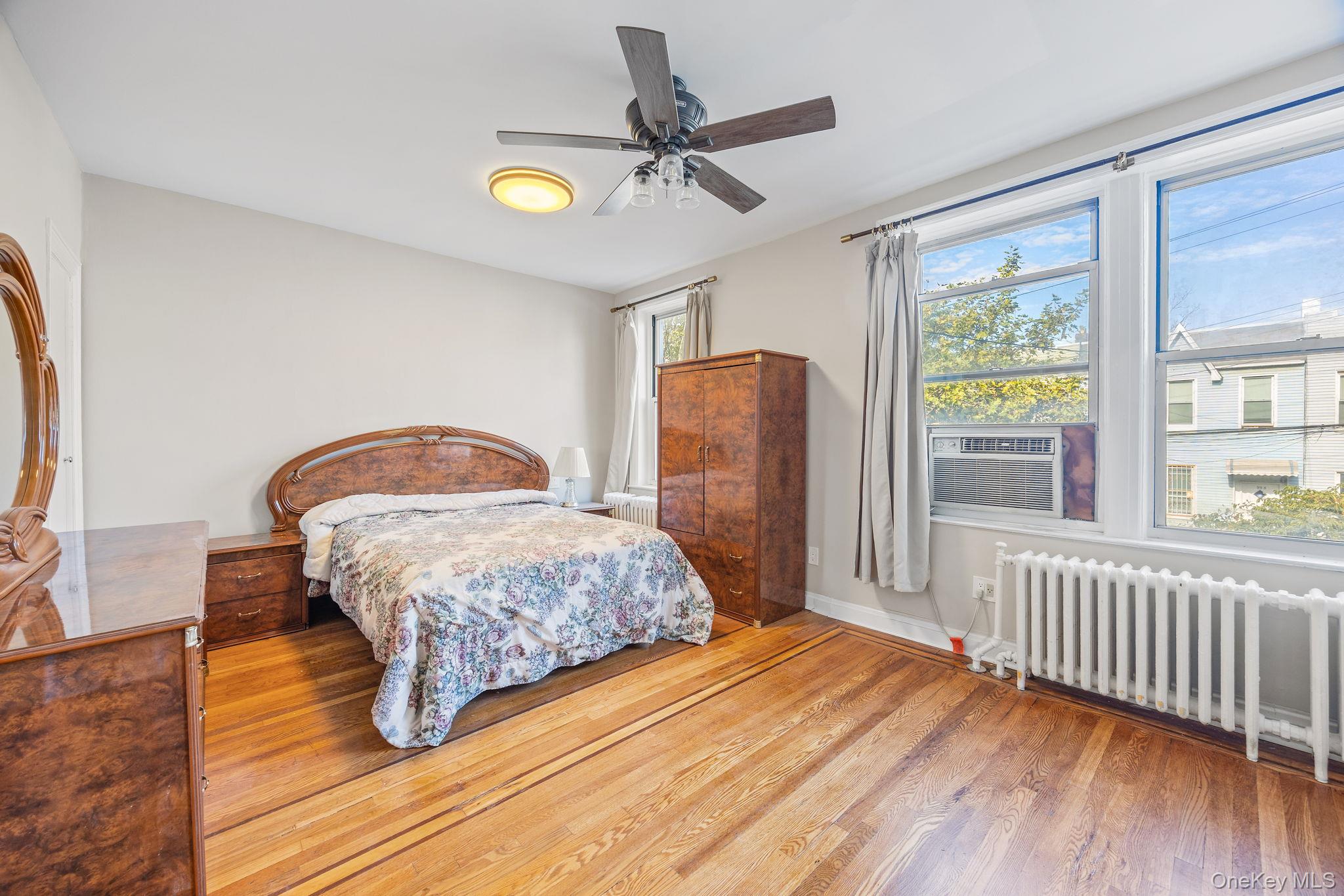 #8 photo, 994 Hart Street, ブルックリン区 Brooklyn , NY 11237