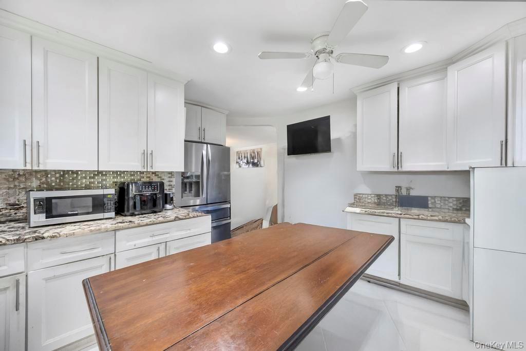 #6 photo, 12 Roosevelt Avenue, Greenlawn , NY 11740