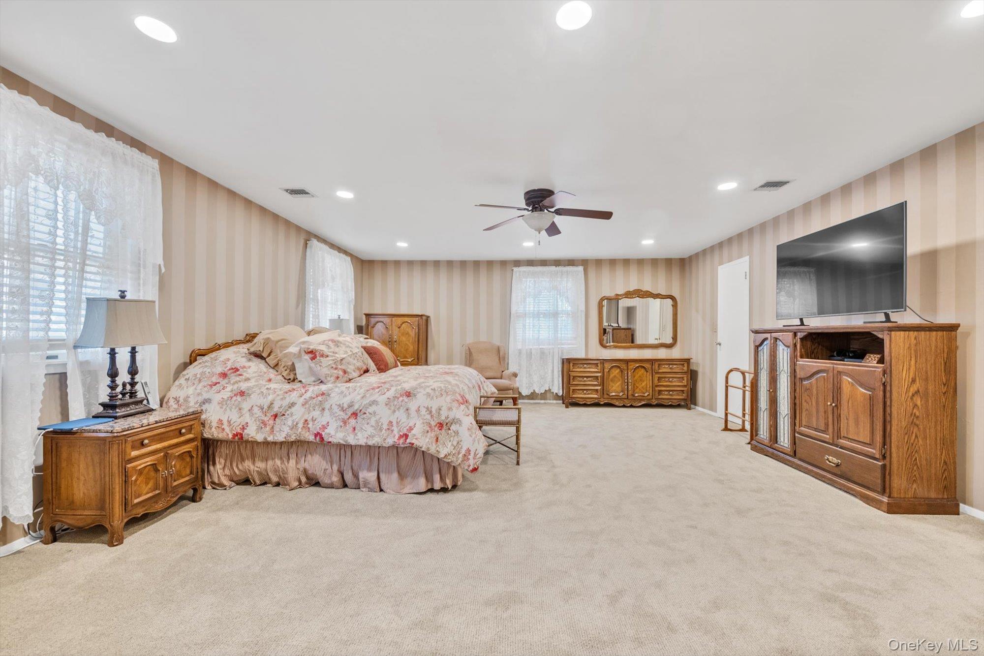 #19 photo, 36 Somerset Drive, Great Neck , NY 11020