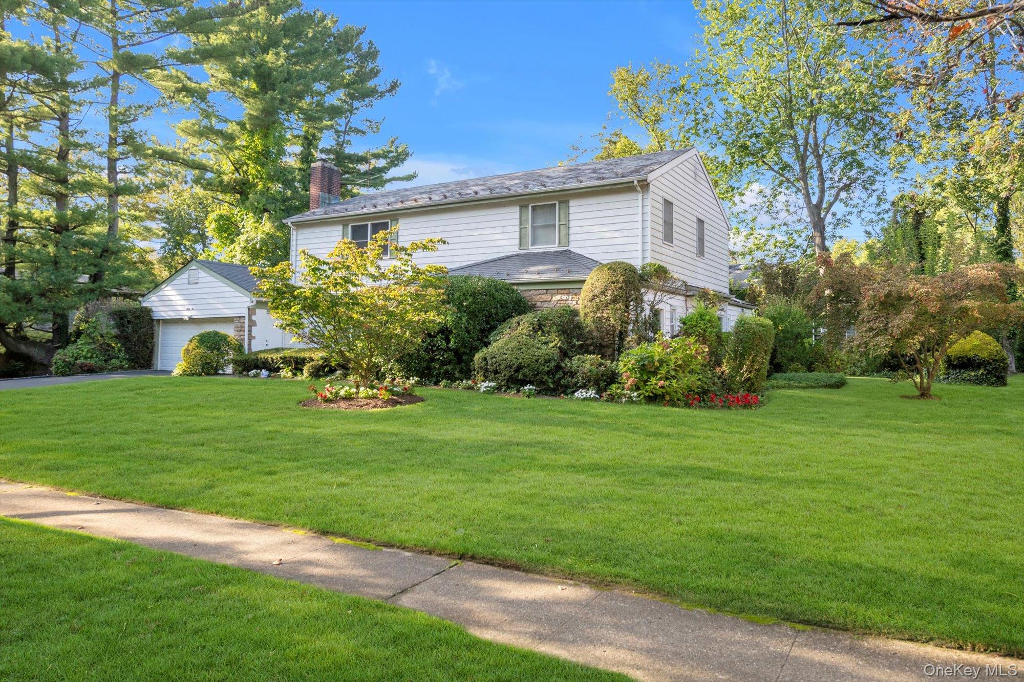 #2 photo, 36 Somerset Drive, Great Neck , NY 11020