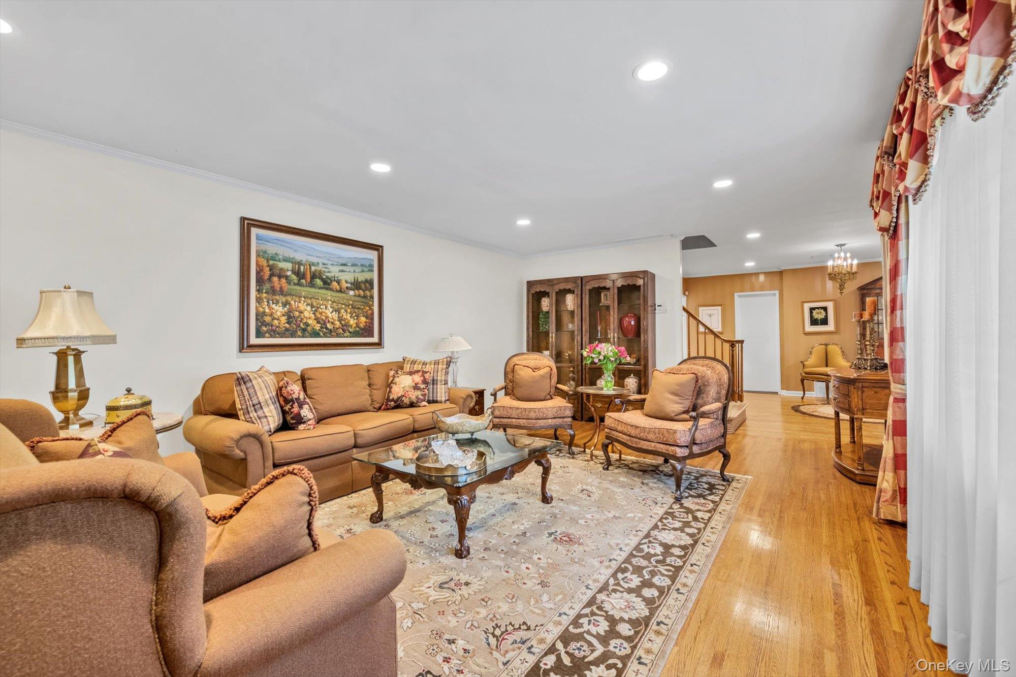 #6 photo, 36 Somerset Drive, Great Neck , NY 11020