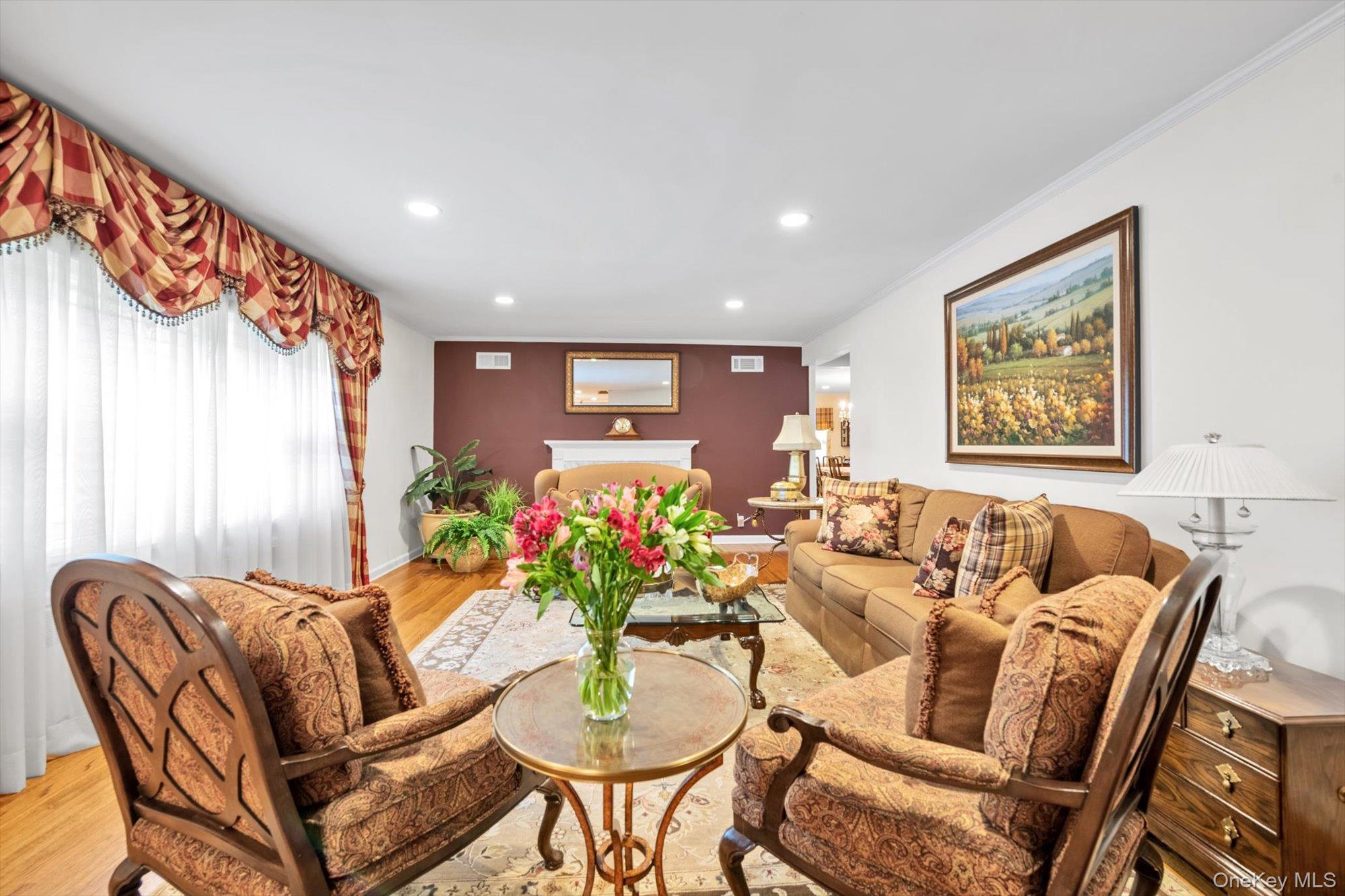 #7 photo, 36 Somerset Drive, Great Neck , NY 11020