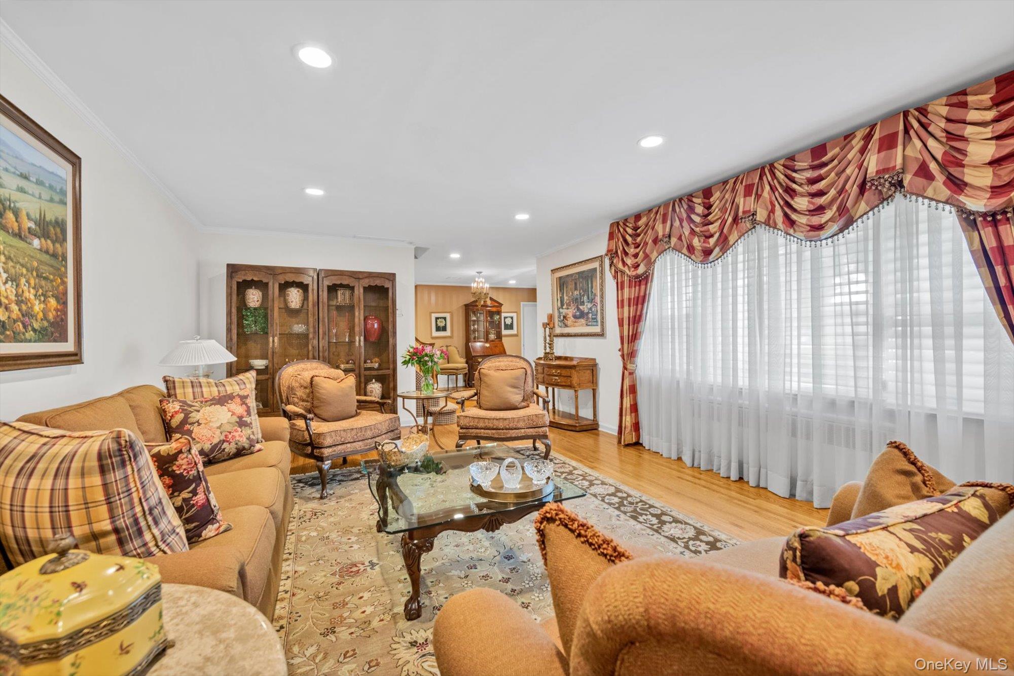 #8 photo, 36 Somerset Drive, Great Neck , NY 11020