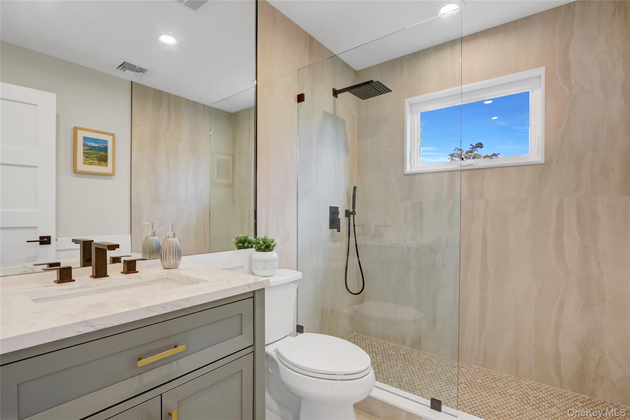 #12 photo, 201 Argyle Place, ナッソー郡 Bellmore , NY 11710