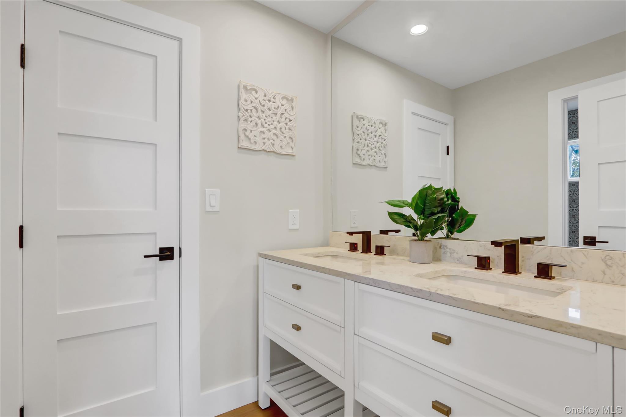 #15 photo, 201 Argyle Place, ナッソー郡 Bellmore , NY 11710