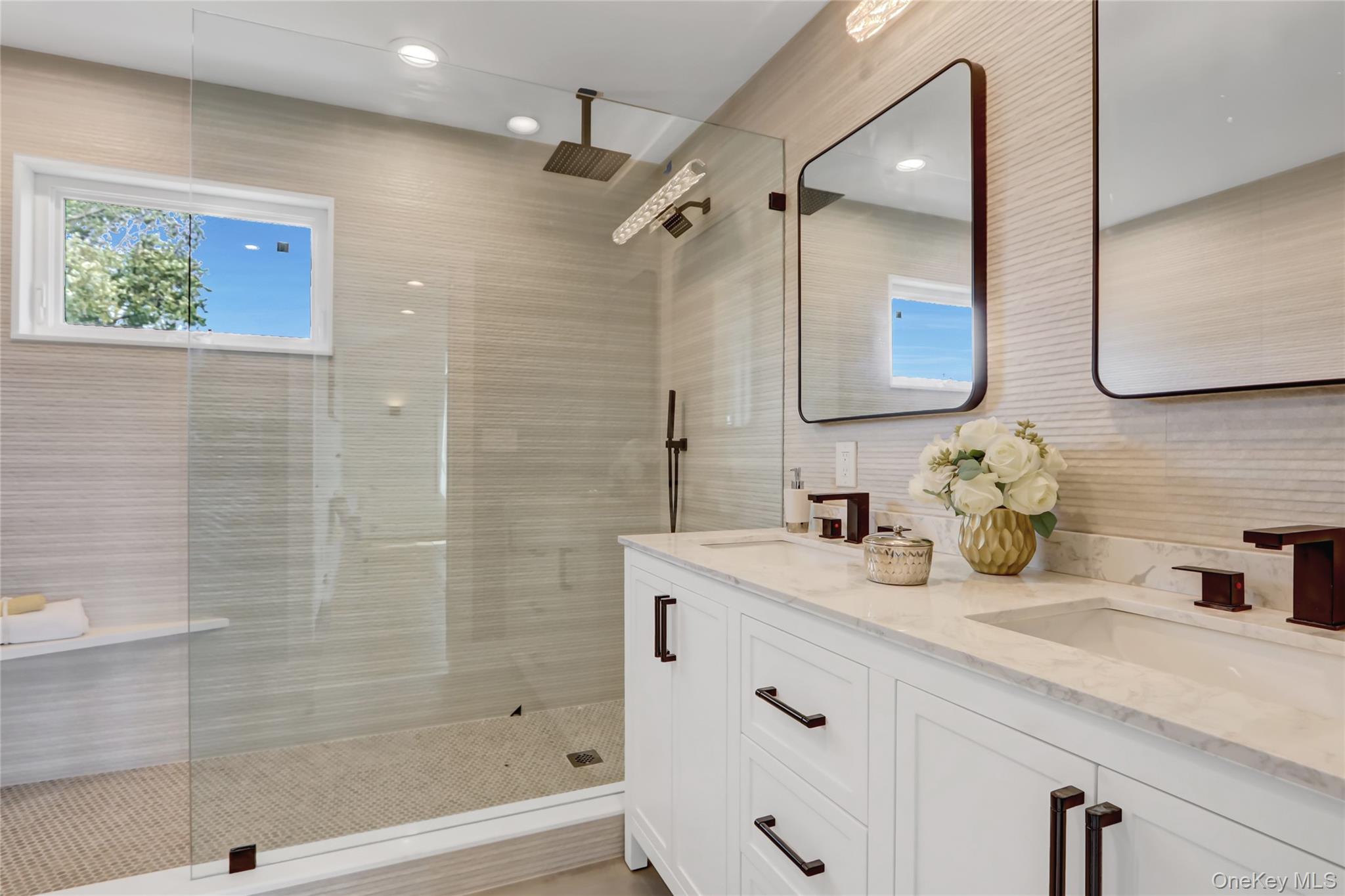 #18 photo, 201 Argyle Place, ナッソー郡 Bellmore , NY 11710