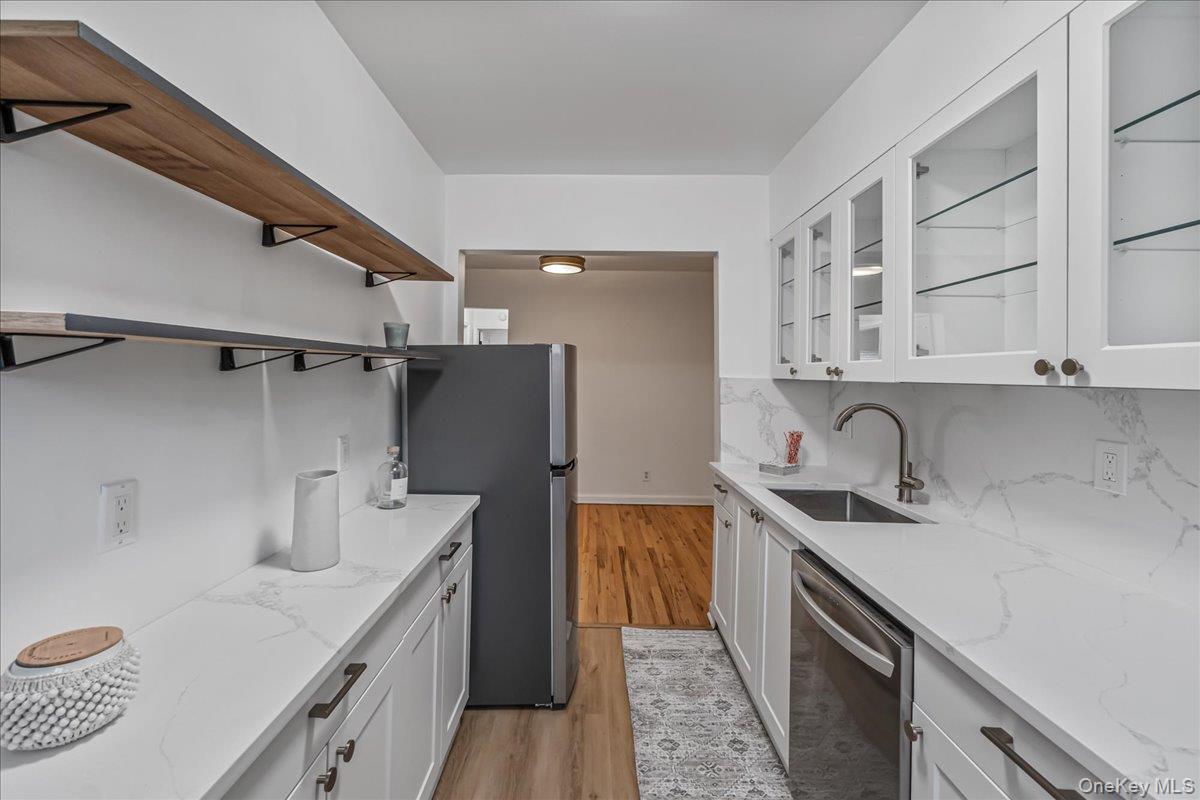 #5 photo, 210-08 41st Avenue Avenue, Bayside , NY 11361