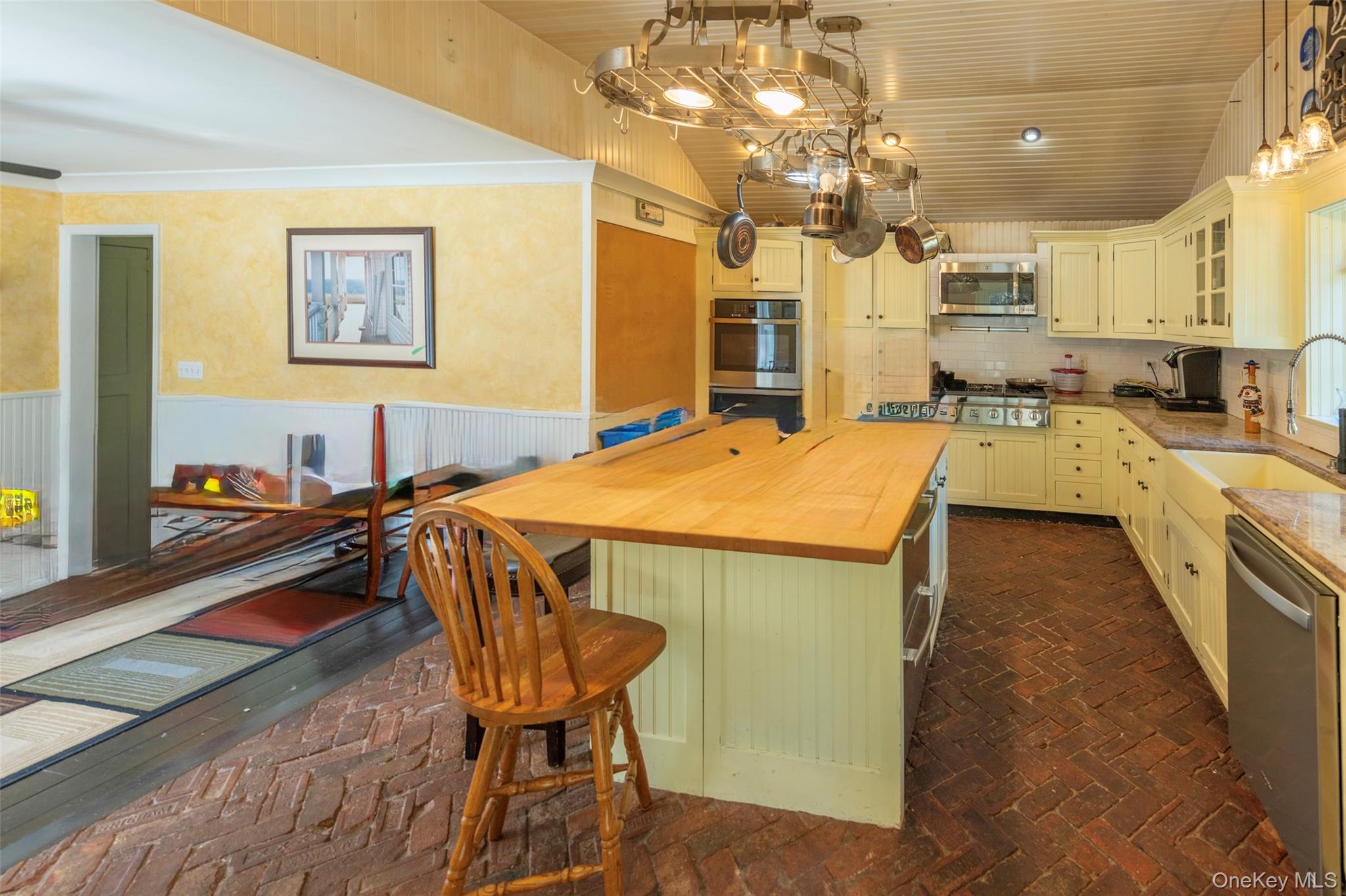 #7 photo, 41 Belleview Avenue, サフォーク郡 Center Moriches , NY 11934