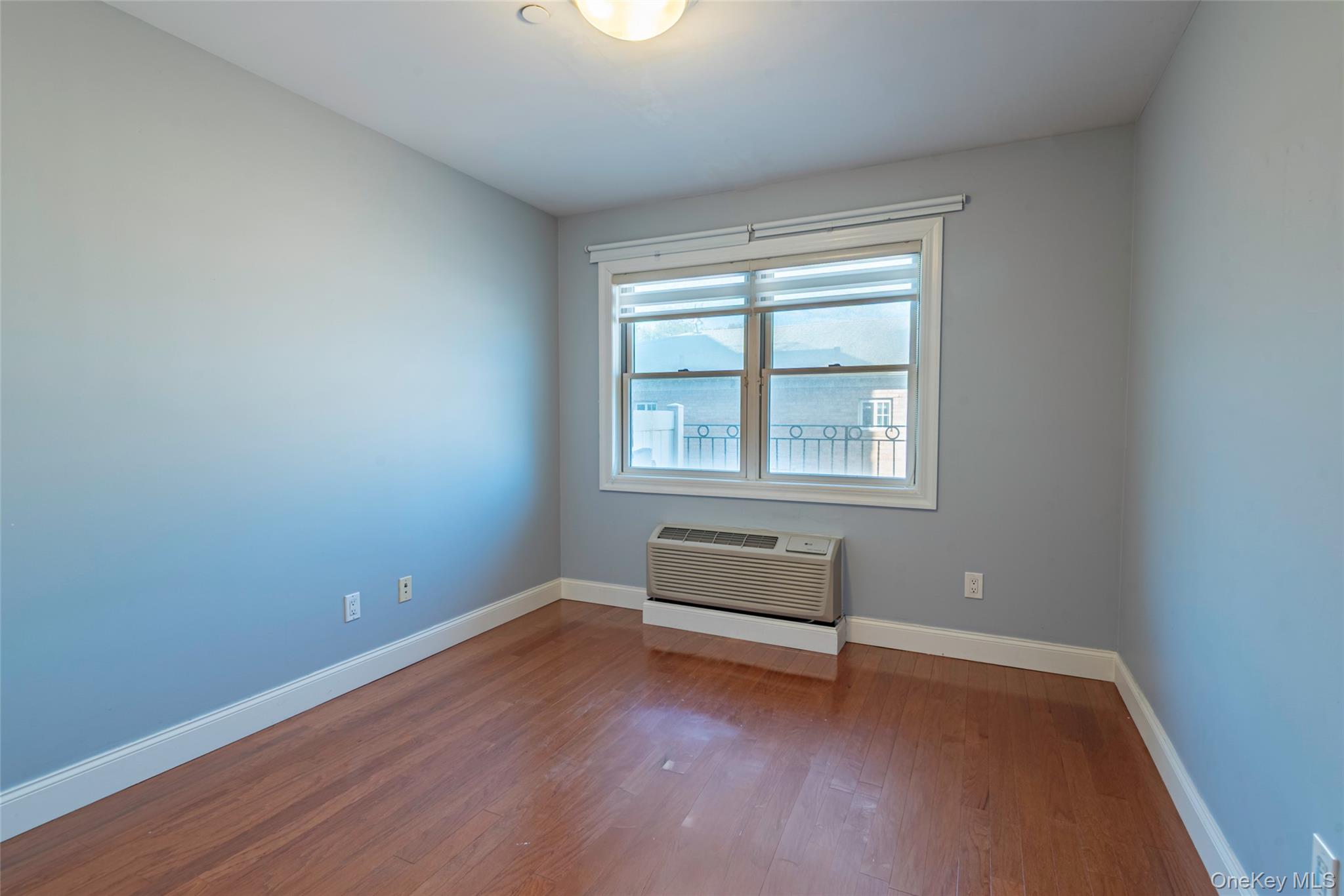 #11 photo, 42-23 212 Street, クイーンズ区 Bayside , NY 11361