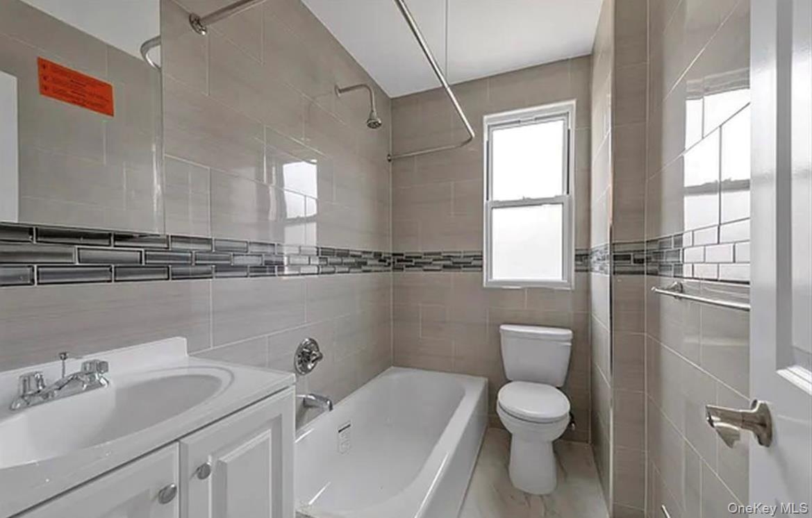 #8 photo, 14139 79TH AVE, クイーンズ区 Kew Garden Hills , NY 11367