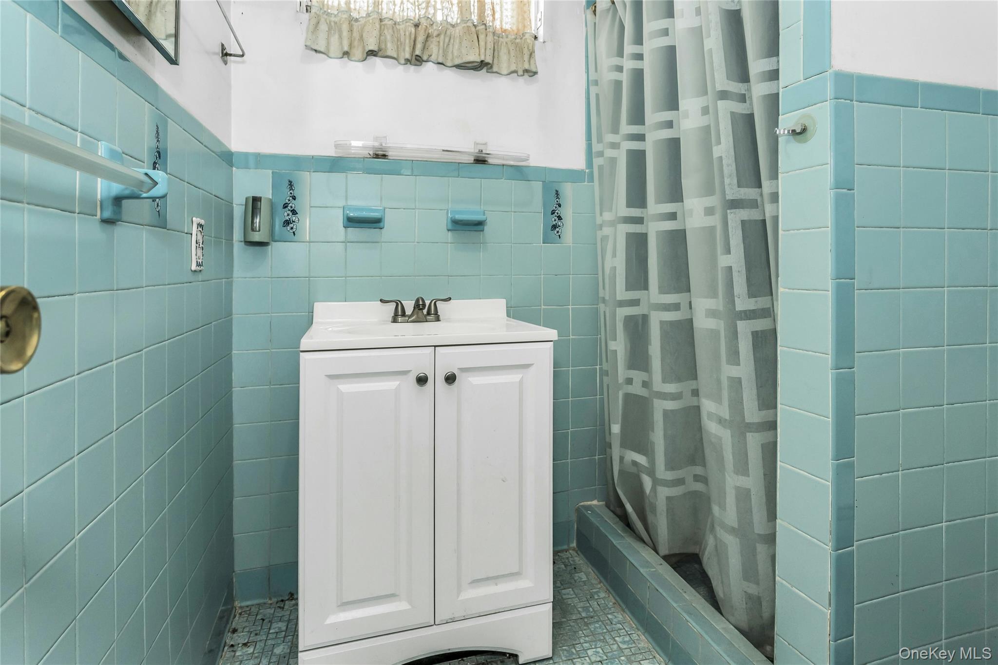 #11 photo, 830 Davis Avenue, ナッソー郡 Uniondale , NY 11553