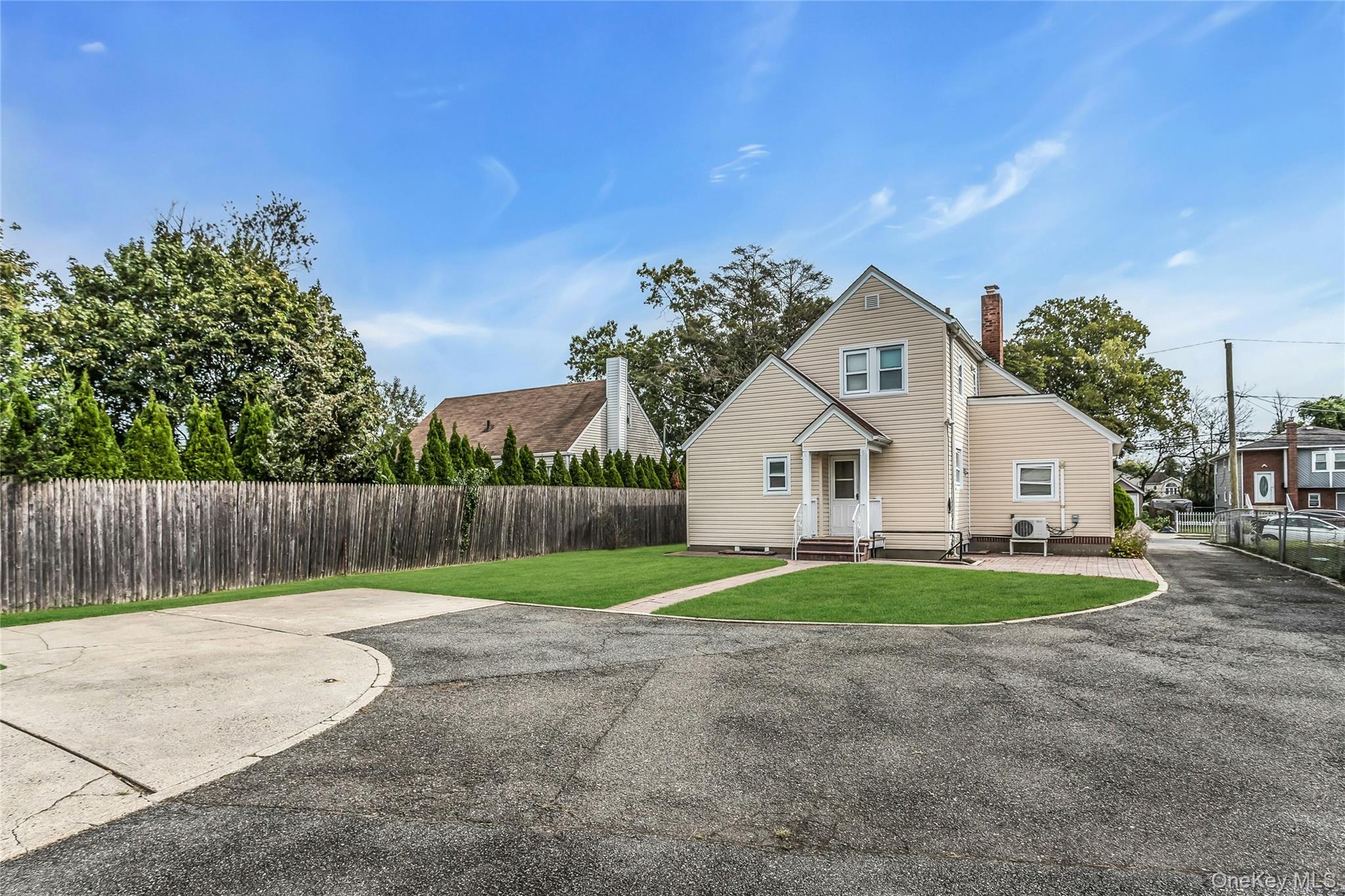 #13 photo, 830 Davis Avenue, ナッソー郡 Uniondale , NY 11553