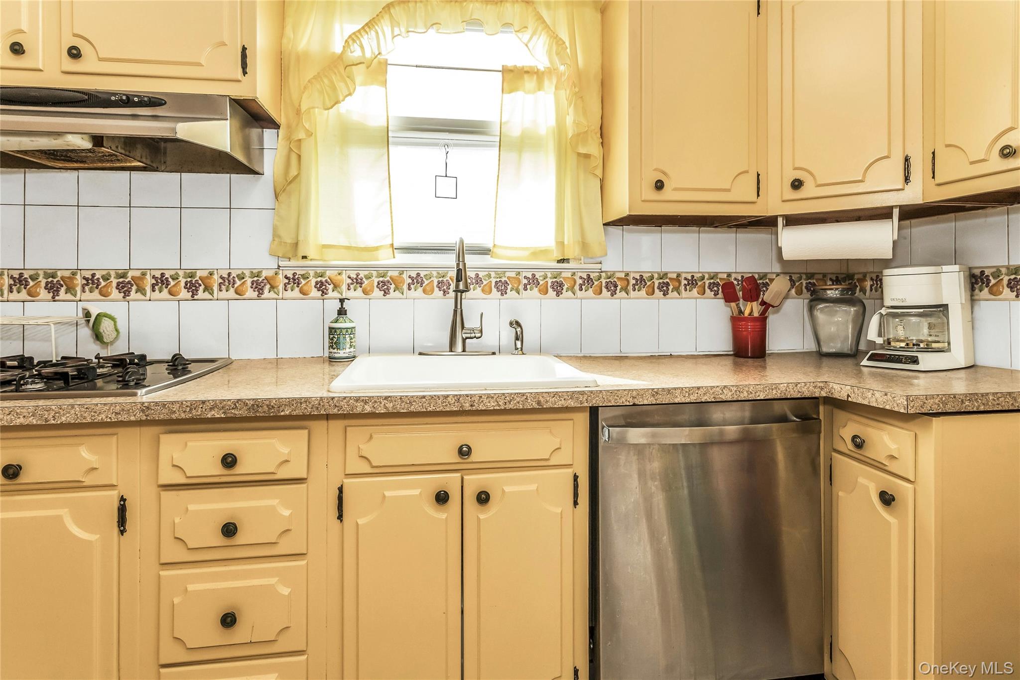 #6 photo, 830 Davis Avenue, ナッソー郡 Uniondale , NY 11553