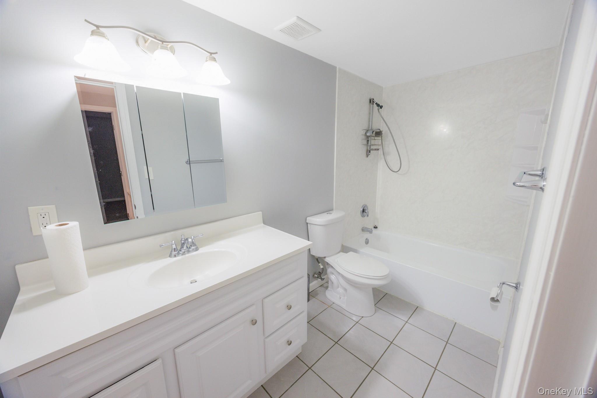 #11 photo, 100 Glen Hollow Drive, サフォーク郡 Port Jefferson Station , NY 11776