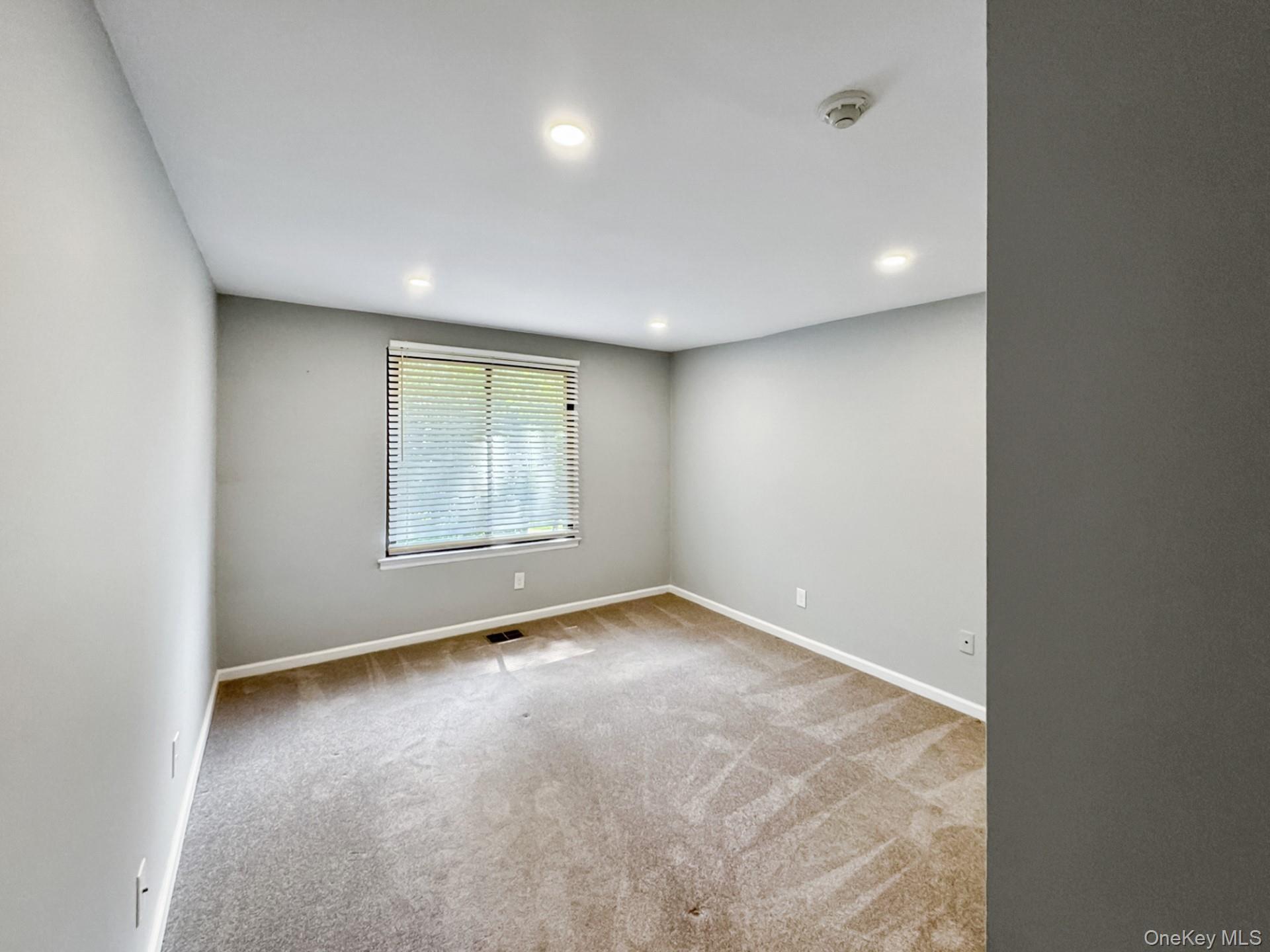 #13 photo, 100 Glen Hollow Drive, サフォーク郡 Port Jefferson Station , NY 11776