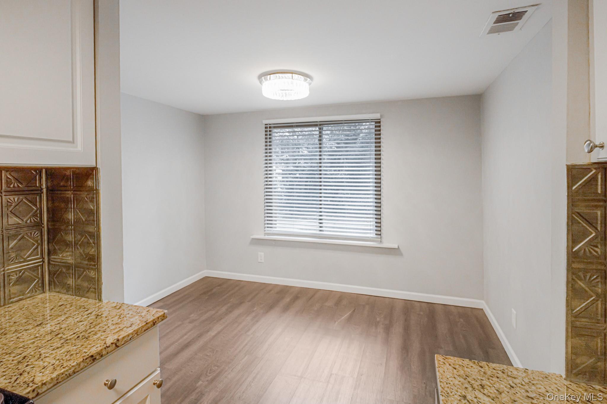 #4 photo, 100 Glen Hollow Drive, サフォーク郡 Port Jefferson Station , NY 11776