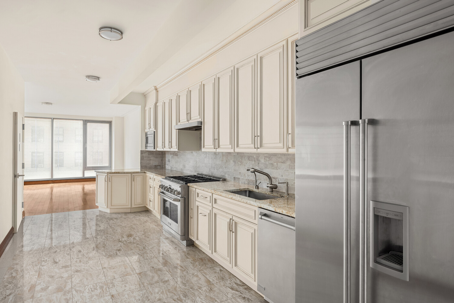 #3 photo, 304 5TH Avenue, Midtown , NY 10001