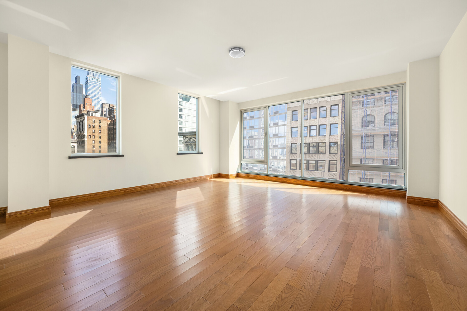 #5 photo, 304 5TH Avenue, Midtown , NY 10001