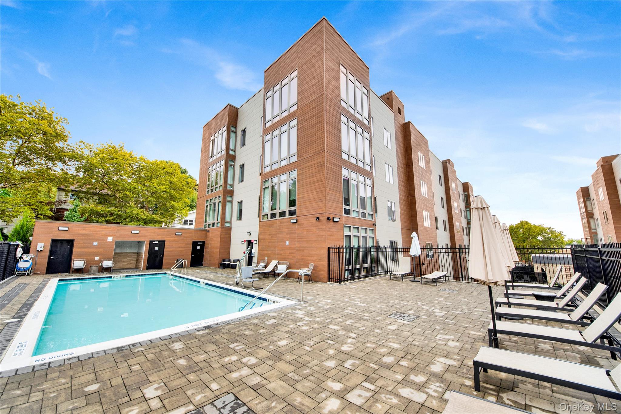 #1 photo, 525 NORTH MACQUESTEN PARKWAY, Fleetwood , NY 10552