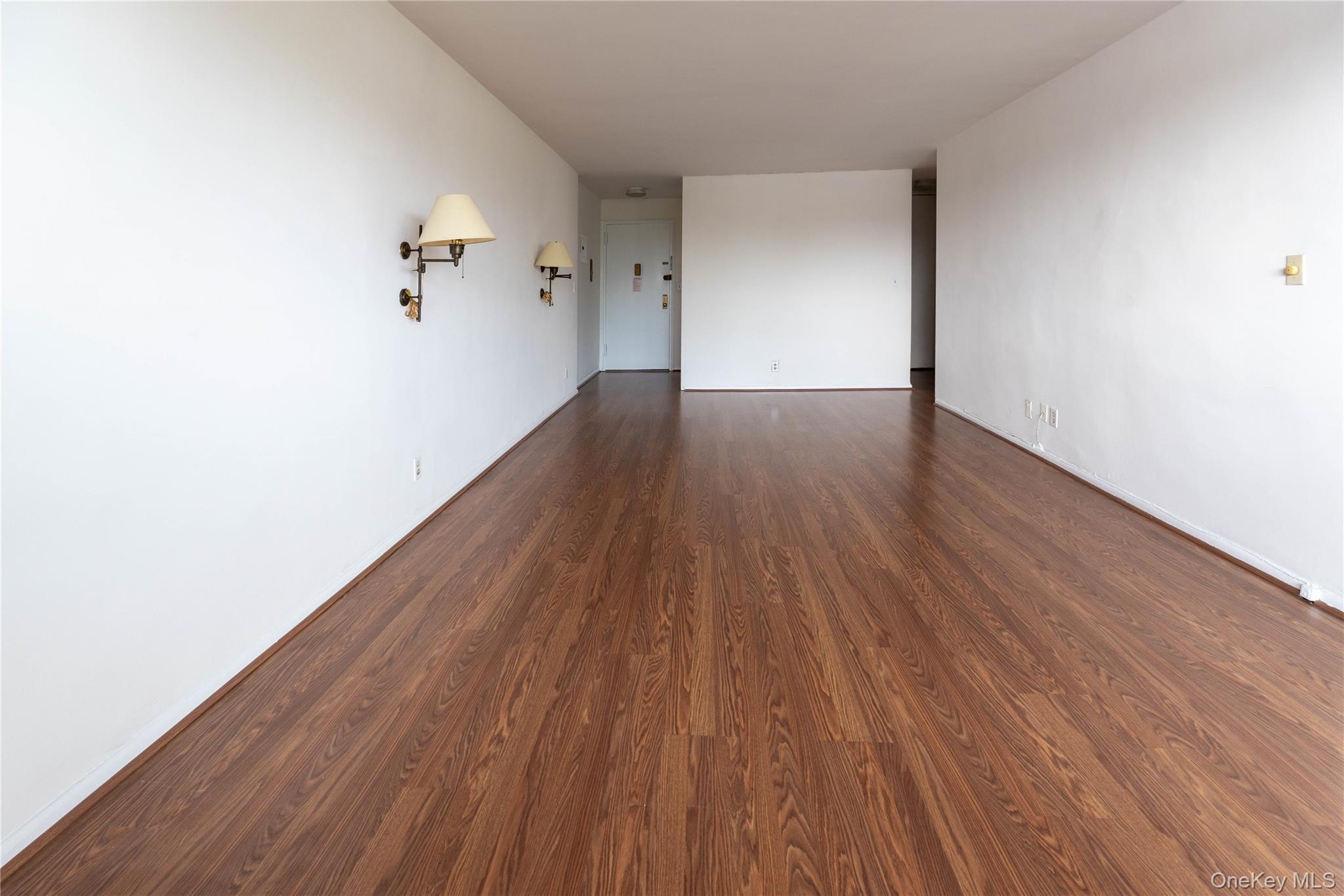 #11 photo, 52-30 39th Drive, クイーンズ区 Woodside , NY 11377