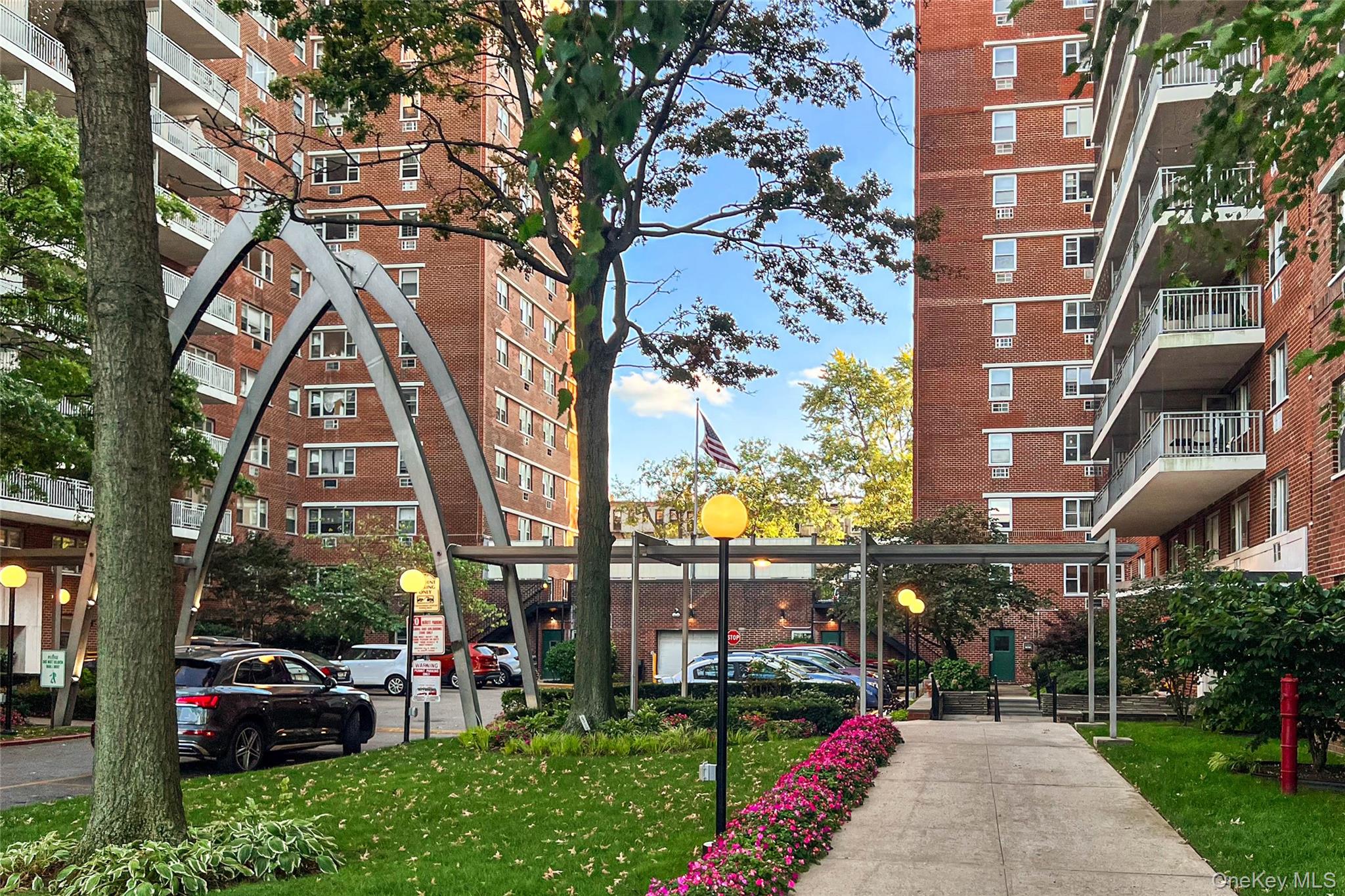 #13 photo, 52-30 39th Drive, クイーンズ区 Woodside , NY 11377