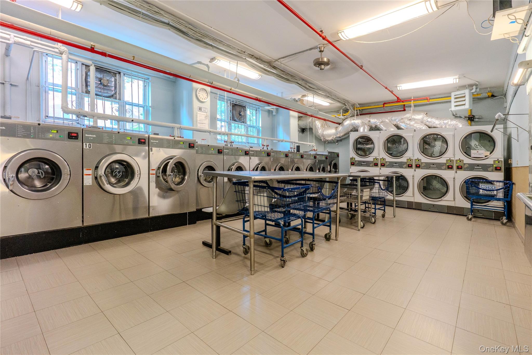 #16 photo, 52-30 39th Drive, クイーンズ区 Woodside , NY 11377