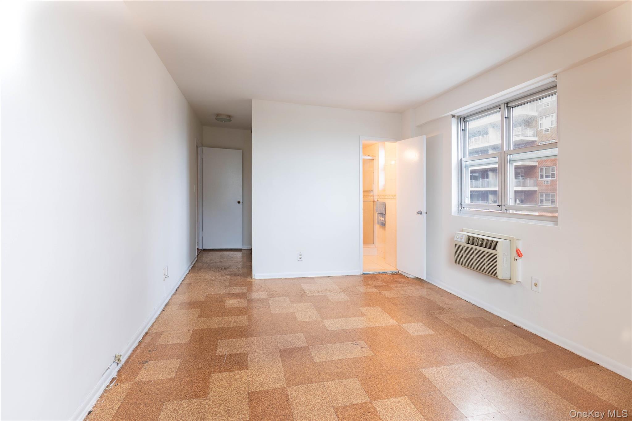 #6 photo, 52-30 39th Drive, クイーンズ区 Woodside , NY 11377