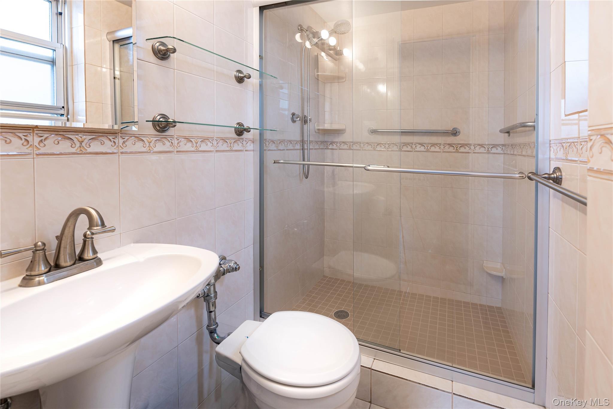 #7 photo, 52-30 39th Drive, クイーンズ区 Woodside , NY 11377