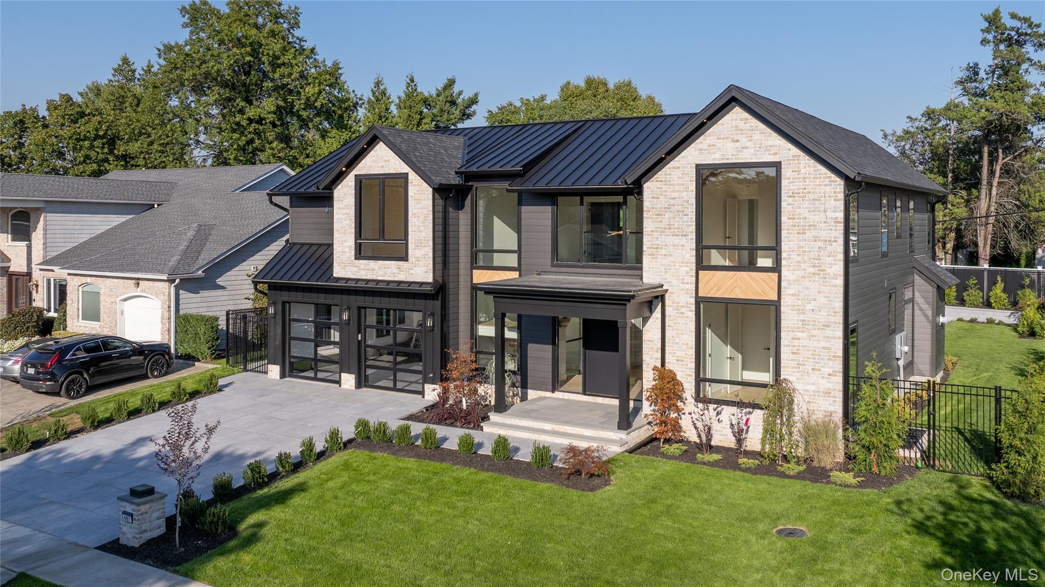 #2 photo, 487 Davie Street, Westbury , NY 11590