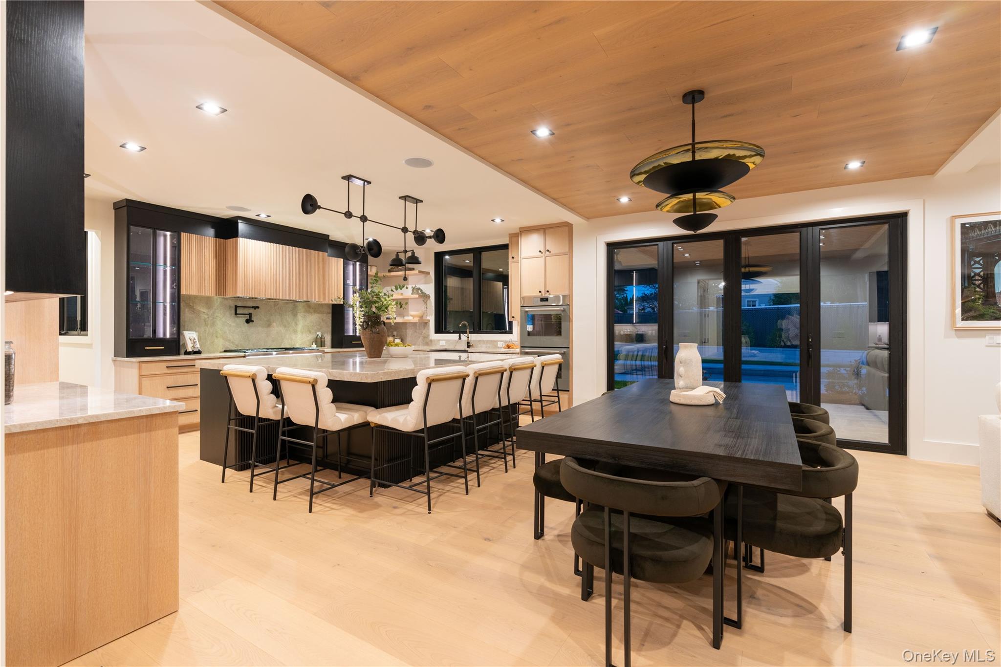 #20 photo, 487 Davie Street, Westbury , NY 11590