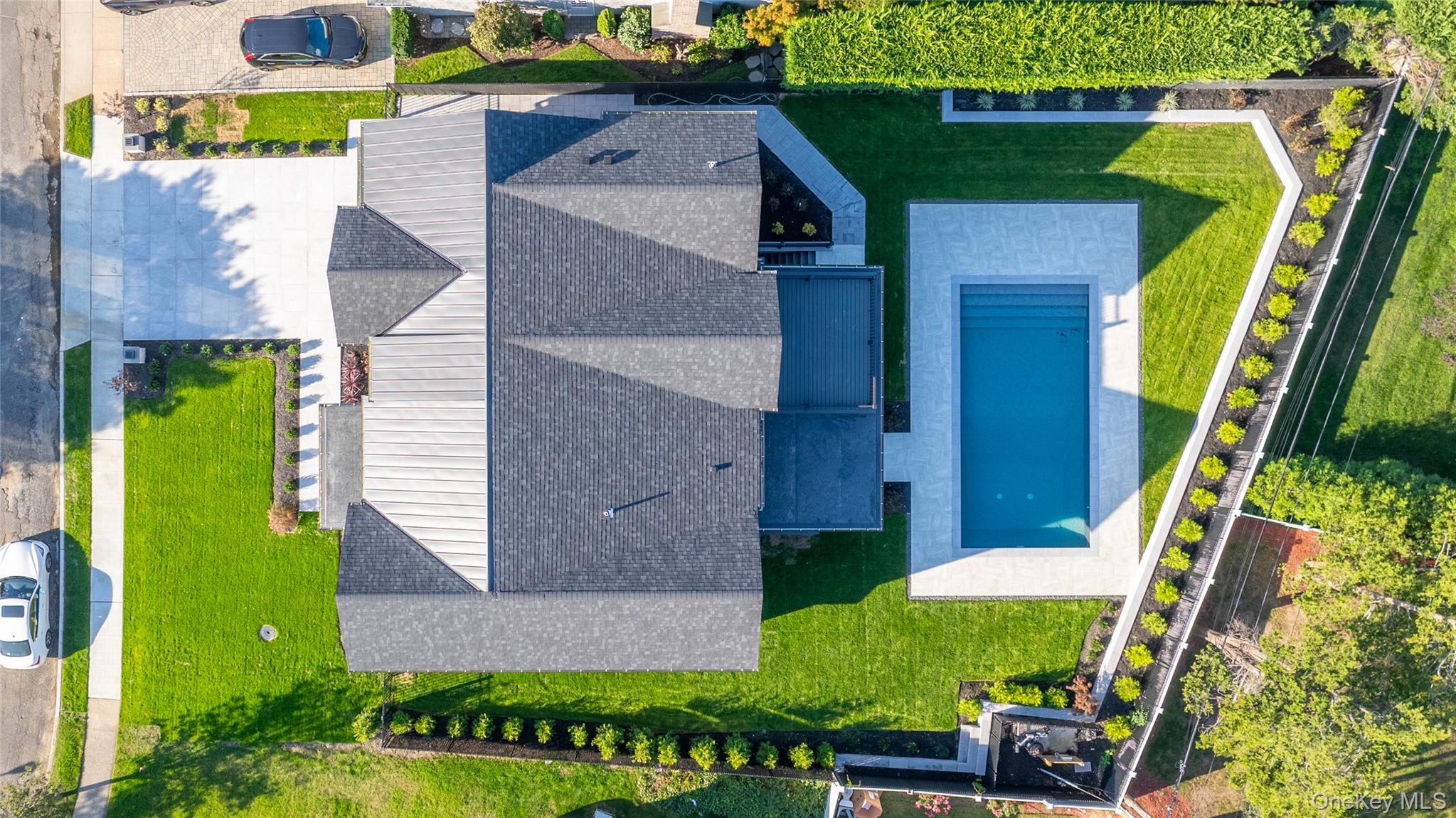 #8 photo, 487 Davie Street, Westbury , NY 11590